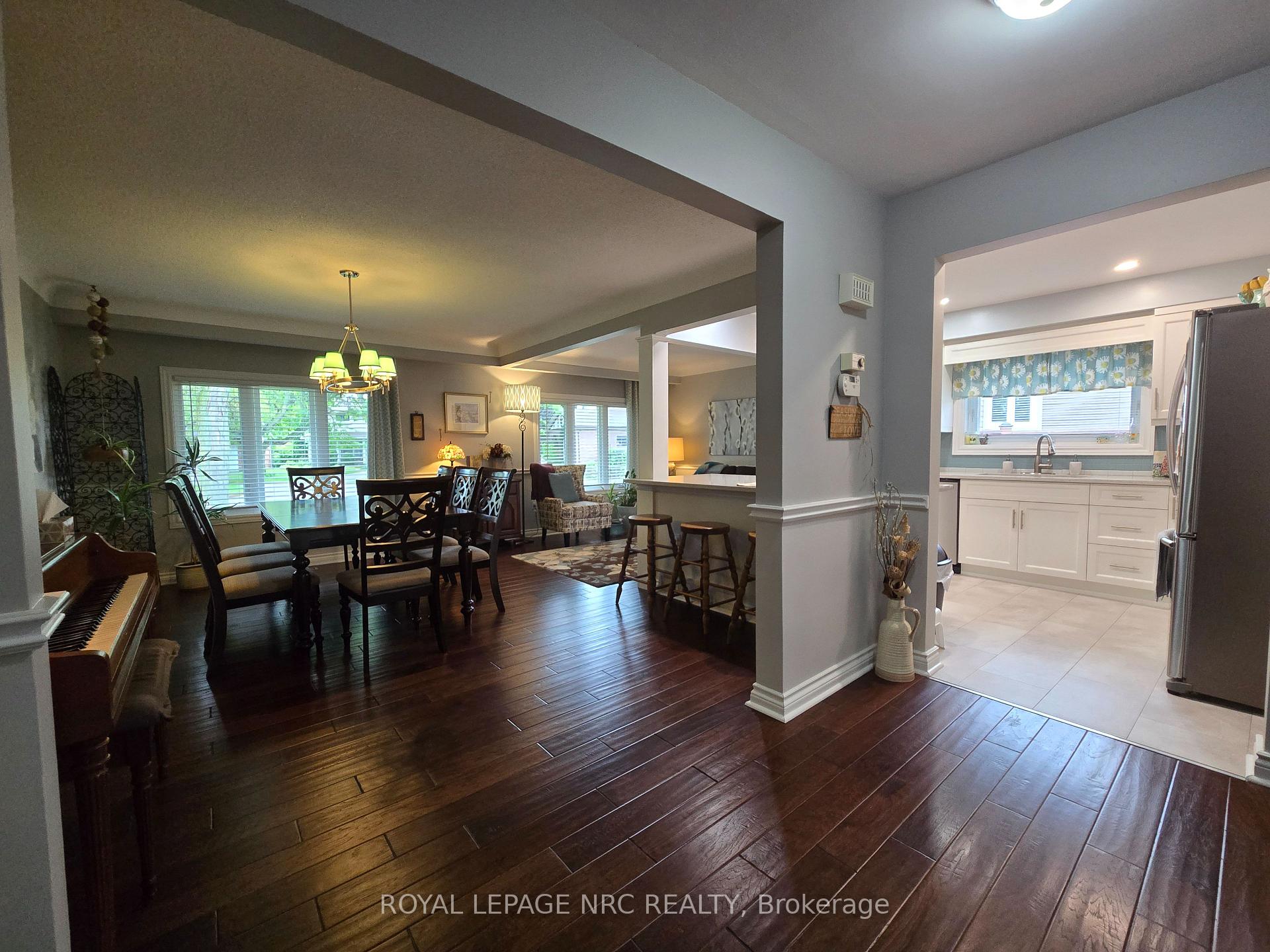Photo 4 of 18 Deanna Crescent, St. Catharines, Martindale Pond — HOMEH