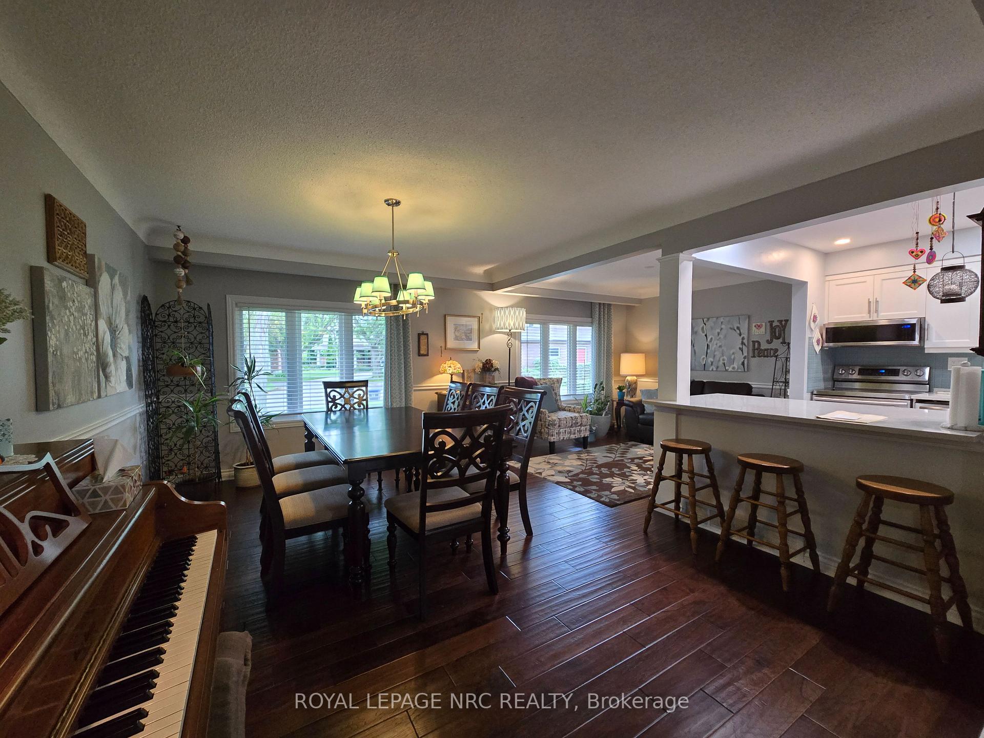 Photo 5 of 18 Deanna Crescent, St. Catharines, Martindale Pond — HOMEH