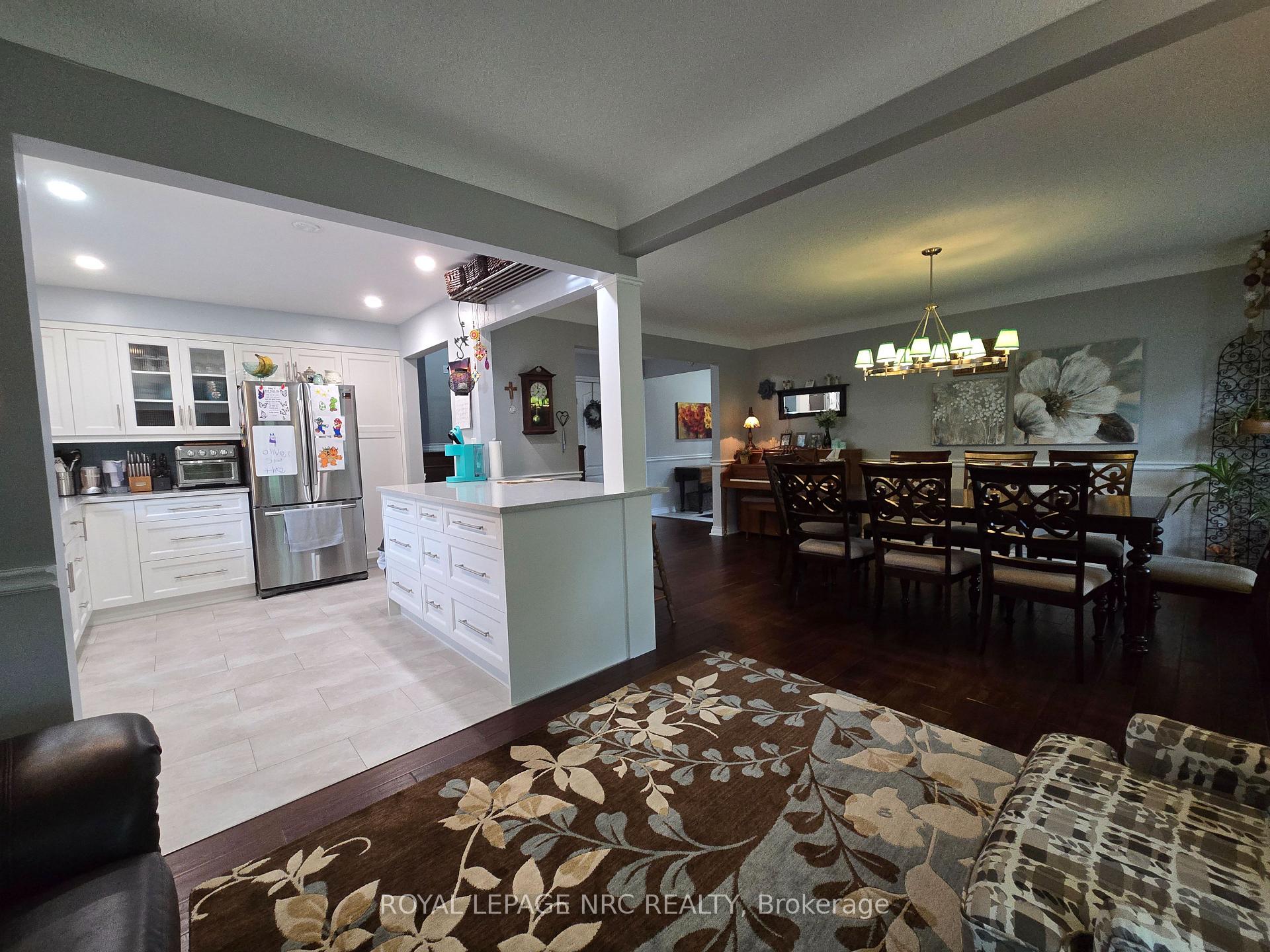 Photo 8 of 18 Deanna Crescent, St. Catharines, Martindale Pond — HOMEH