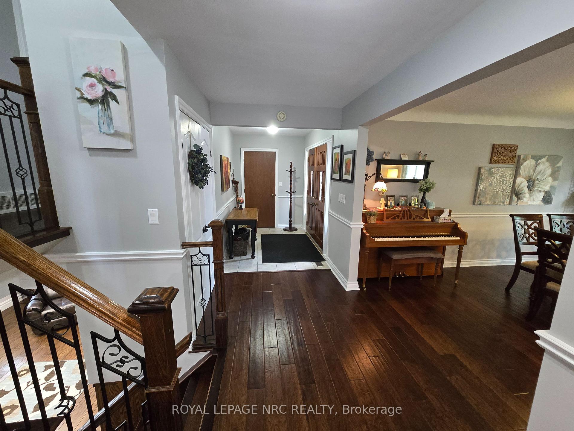 Photo 11 of 18 Deanna Crescent, St. Catharines, Martindale Pond — HOMEH