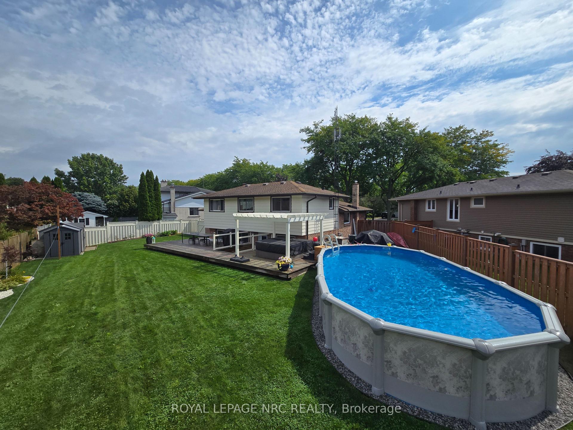 Photo 27 of 18 Deanna Crescent, St. Catharines, Martindale Pond — HOMEH