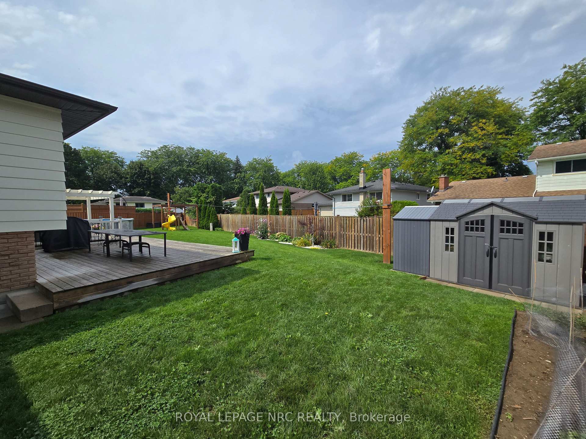 Photo 30 of 18 Deanna Crescent, St. Catharines, Martindale Pond — HOMEH