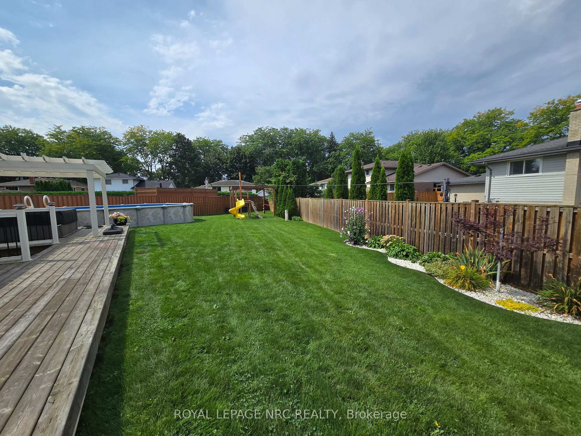 Photo 31 of 18 Deanna Crescent, St. Catharines, Martindale Pond — HOMEH