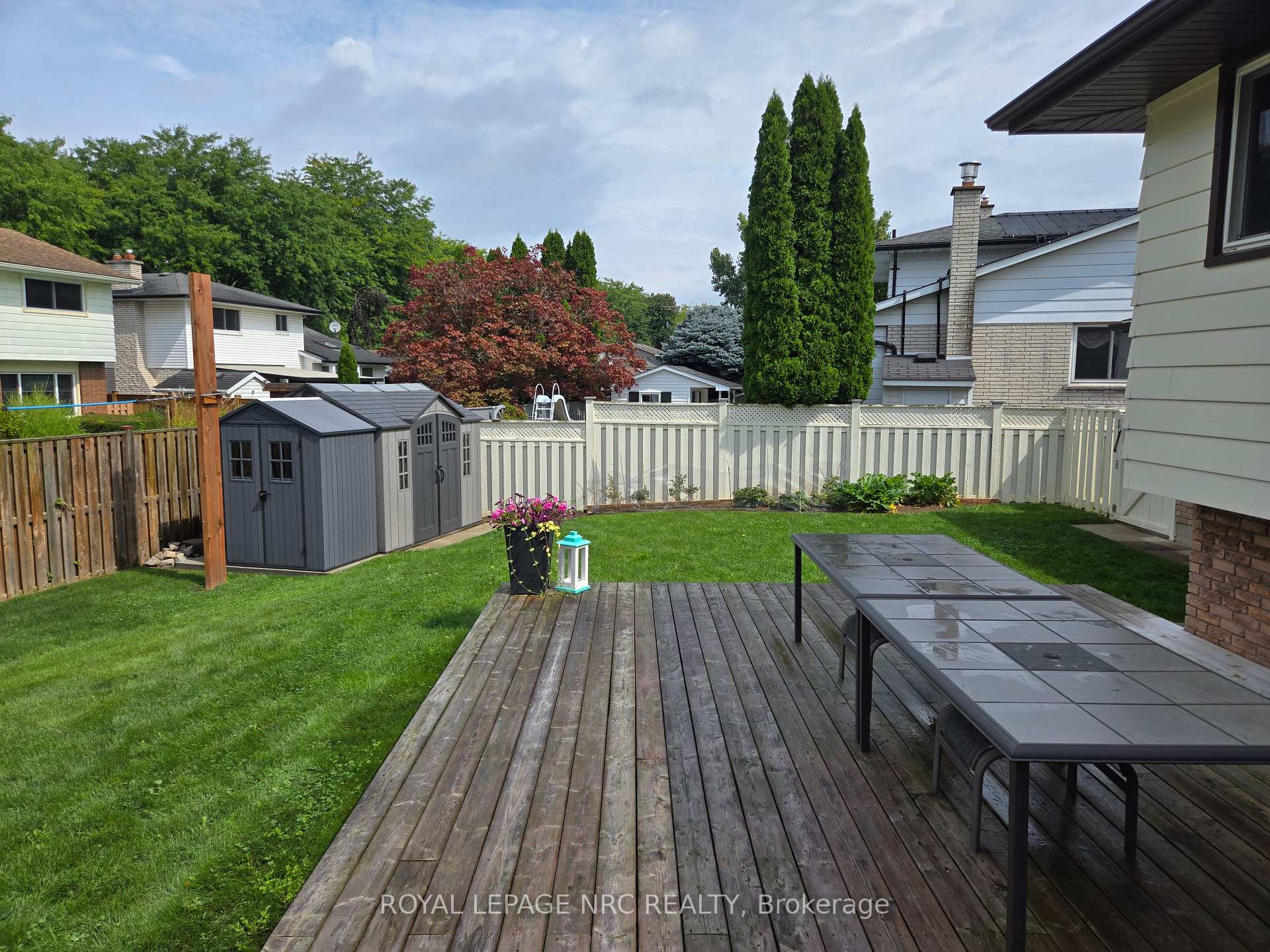 Photo 32 of 18 Deanna Crescent, St. Catharines, Martindale Pond — HOMEH