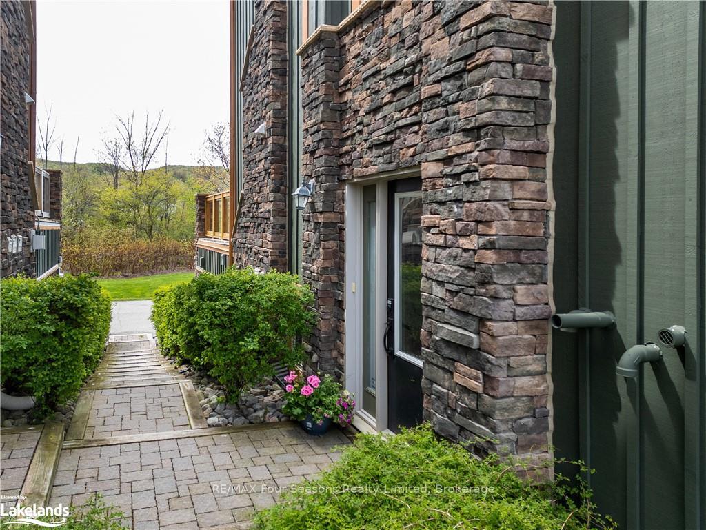 Photo 33 of Unit 72, 196 Blueski George Crescent, Blue Mountains — HOMEH