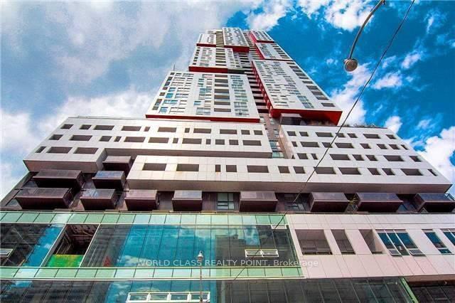 Front of Unit 1906, 318 Richmond Street W