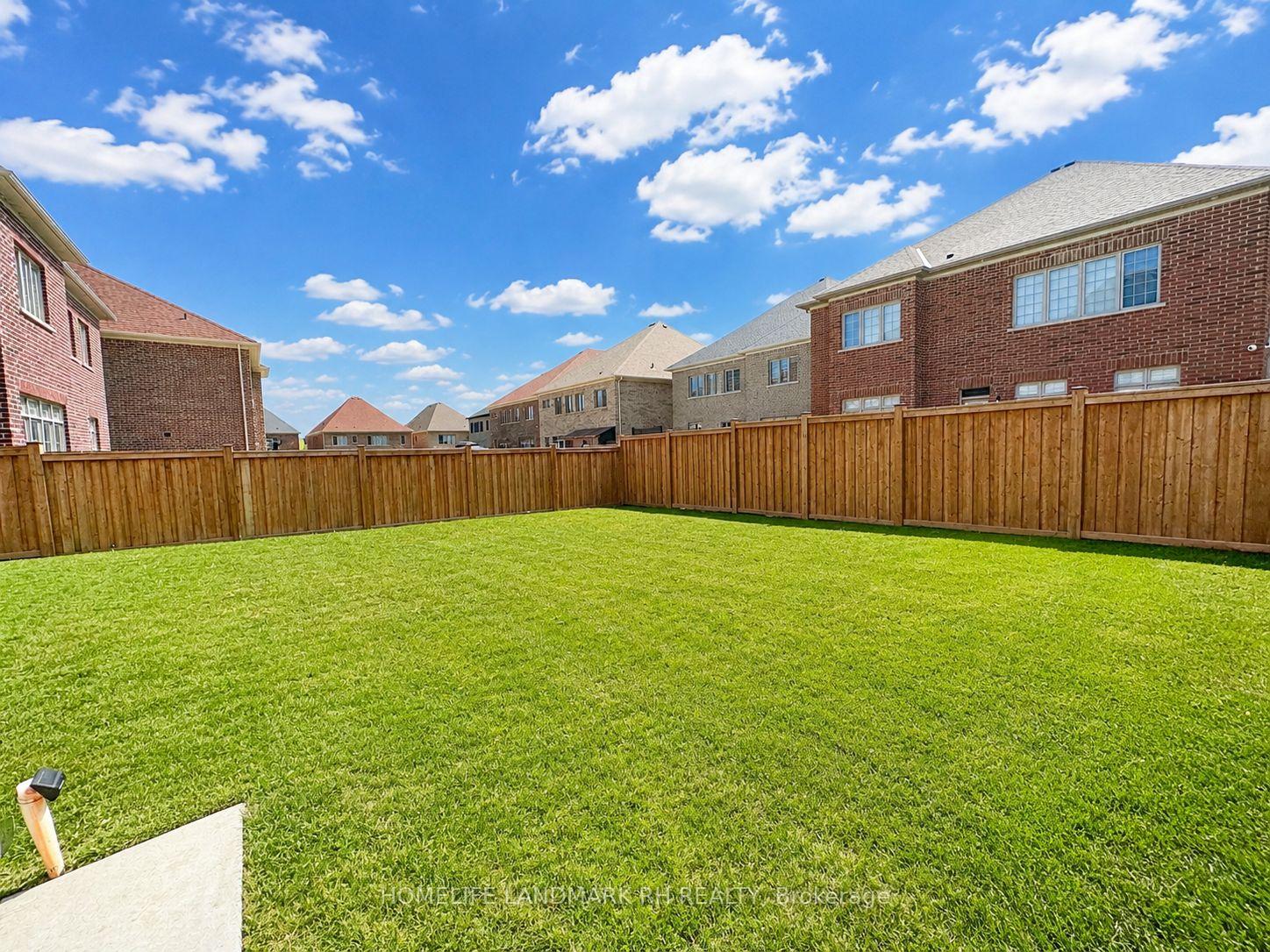 Photo 7 of 7 Gladiolus Street, Brampton, Bram West — HOMEH