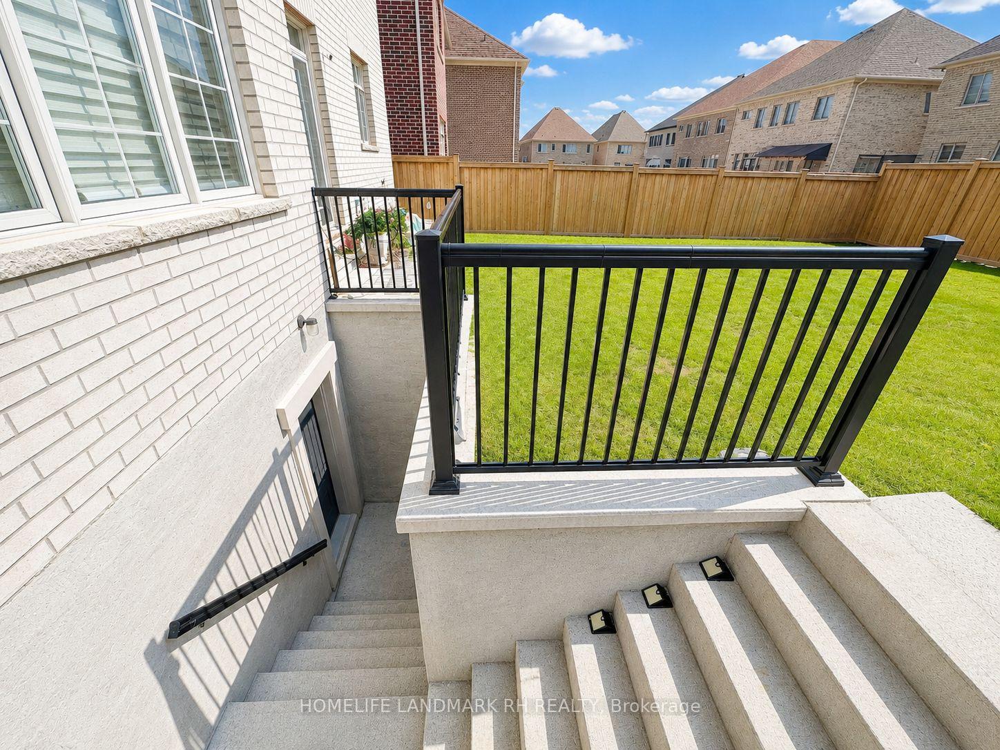 Photo 20 of 7 Gladiolus Street, Brampton, Bram West — HOMEH