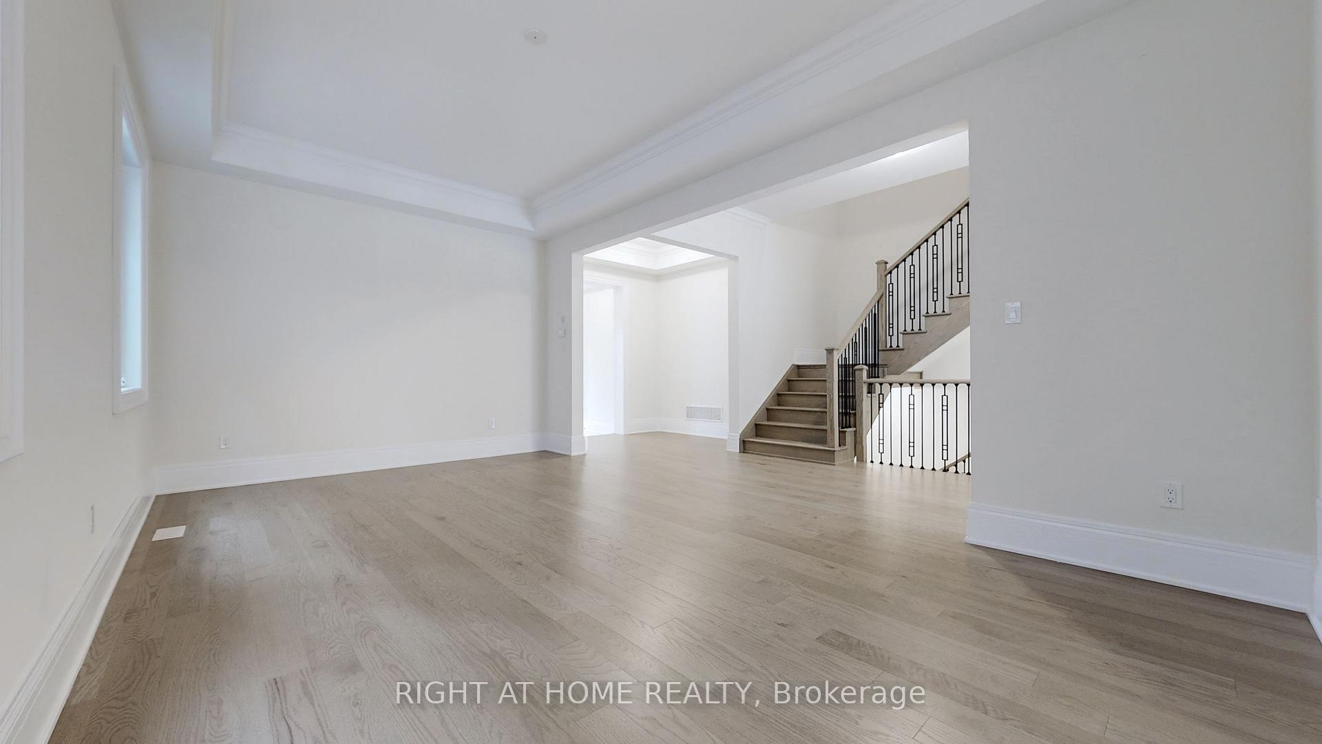 Photo 16 of 7 Adario Crescent, Vaughan, Vellore Village — HOMEH