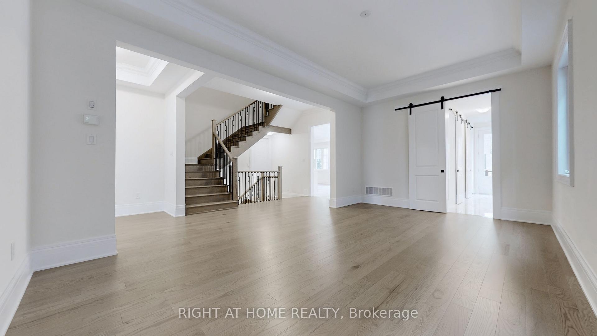 Photo 17 of 7 Adario Crescent, Vaughan, Vellore Village — HOMEH