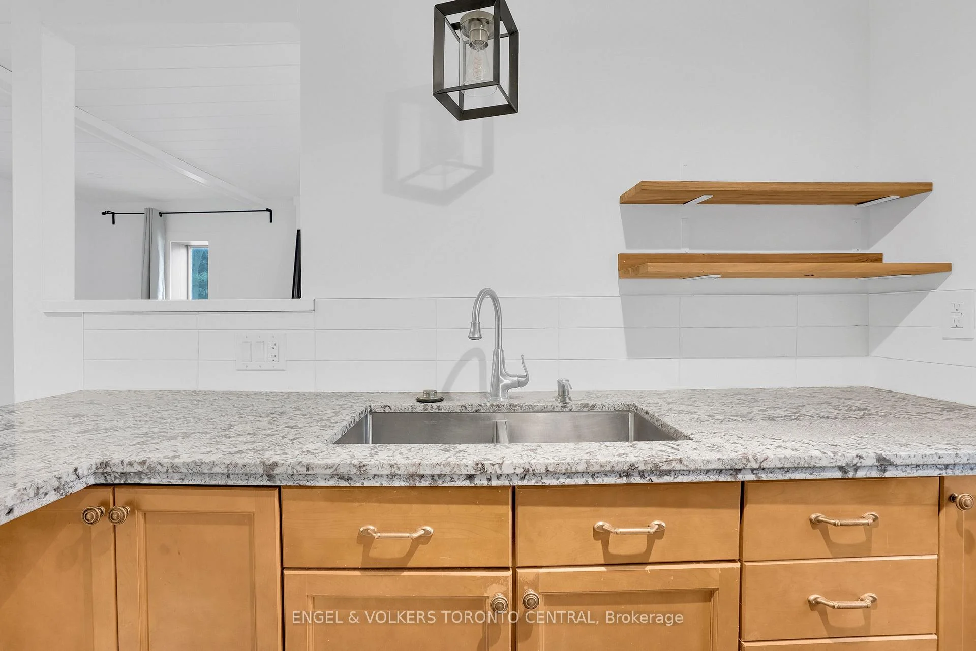 Photo 18 of 204 Cox Mill Road, Barrie, Painswick North — HOMEH