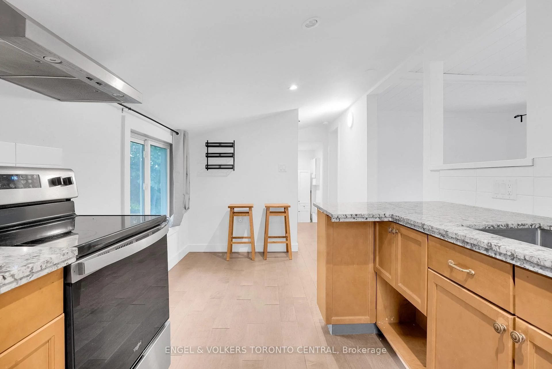 Photo 20 of 204 Cox Mill Road, Barrie, Painswick North — HOMEH