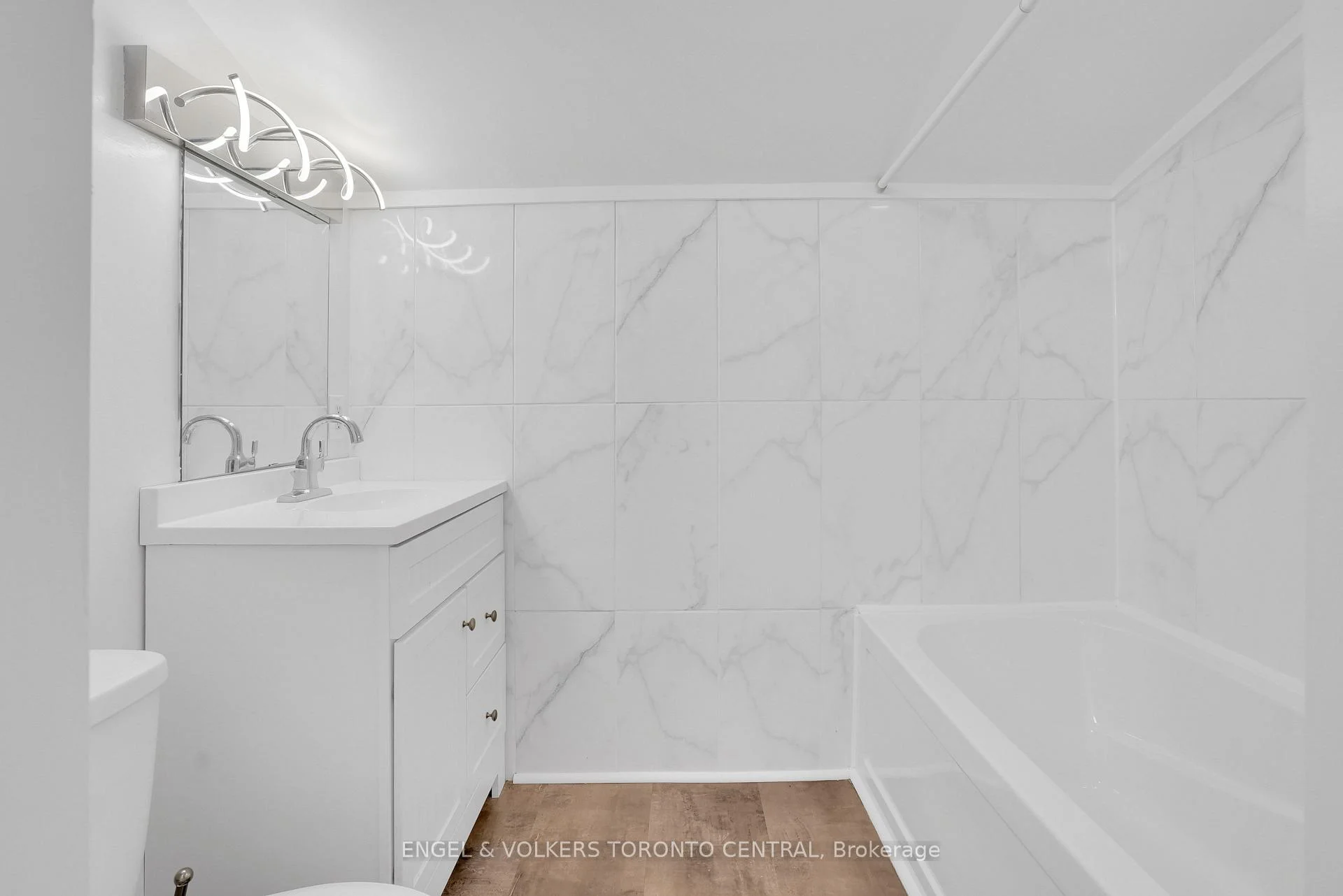 Photo 29 of 204 Cox Mill Road, Barrie, Painswick North — HOMEH