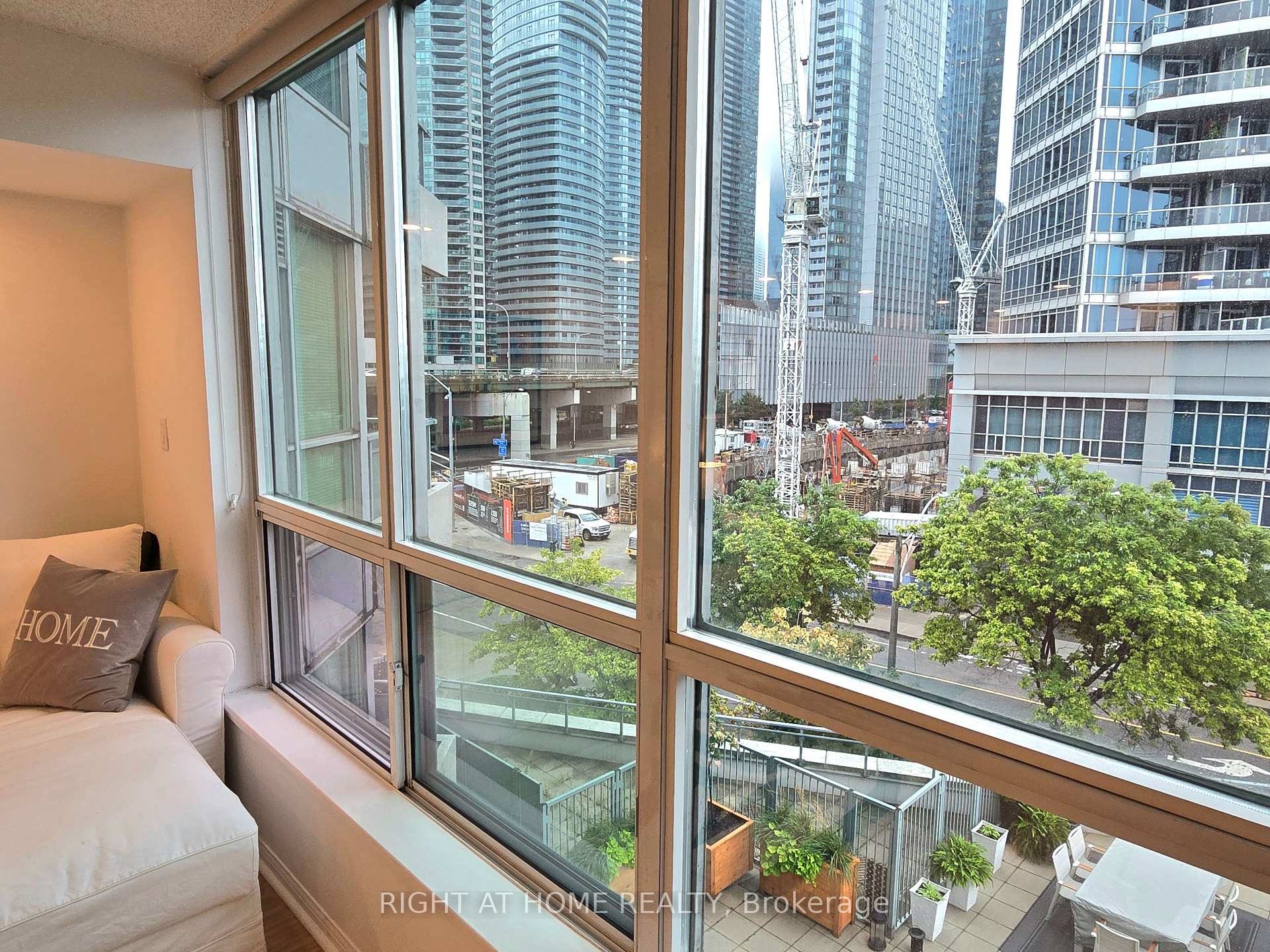 Photo 12 of Unit 506, 228 Queens Quay W, Toronto, Waterfront Communities — HOMEH
