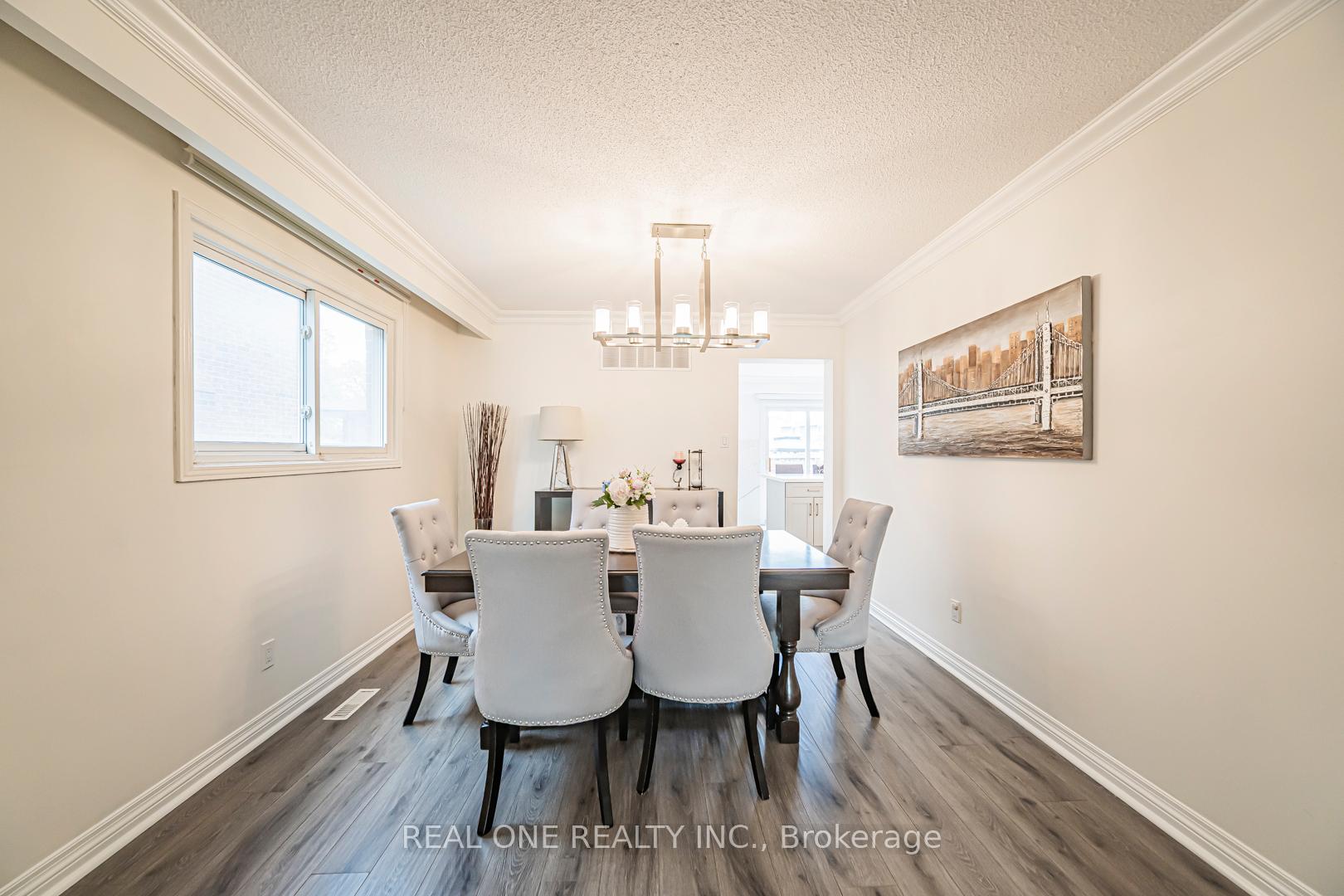 Photo 8 of 133 Risebrough Circuit, Markham, Milliken Mills West — HOMEH