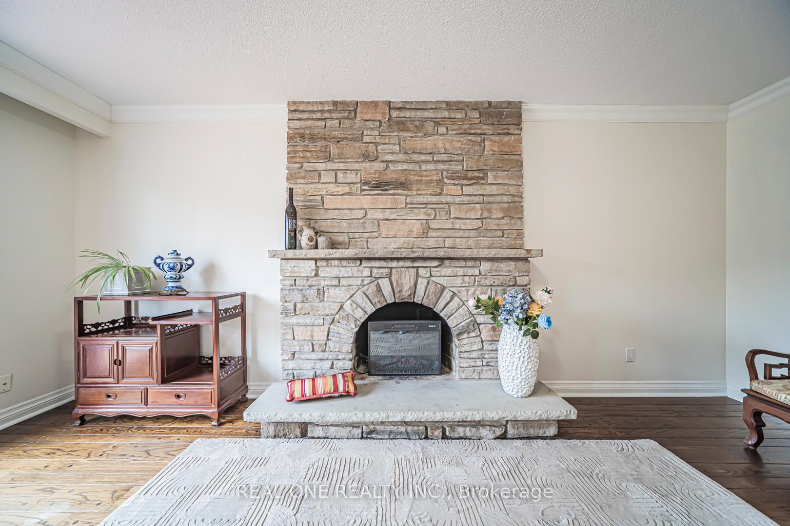 Photo 18 of 133 Risebrough Circuit, Markham, Milliken Mills West — HOMEH