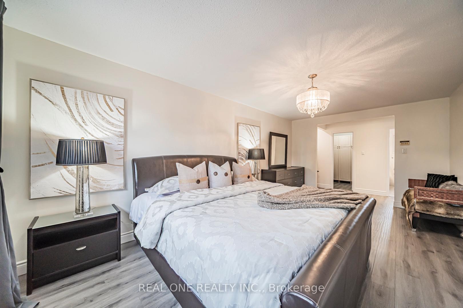 Photo 21 of 133 Risebrough Circuit, Markham, Milliken Mills West — HOMEH