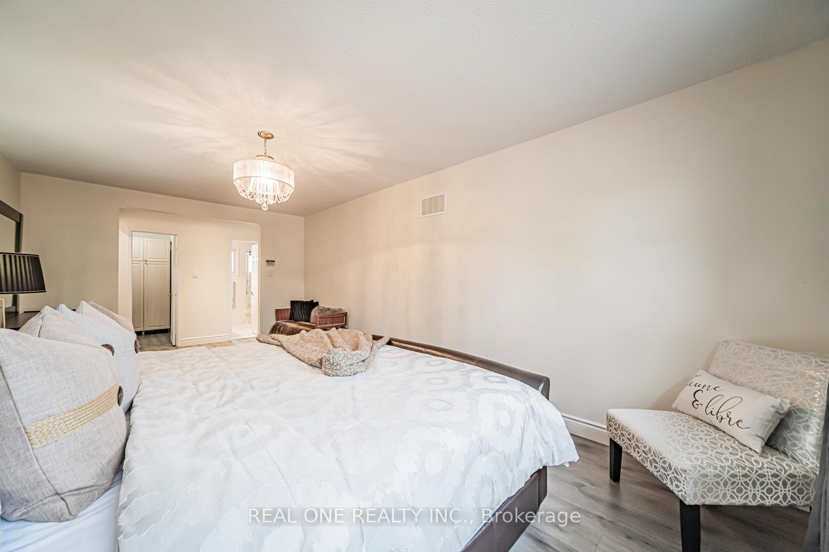 Photo 22 of 133 Risebrough Circuit, Markham, Milliken Mills West — HOMEH