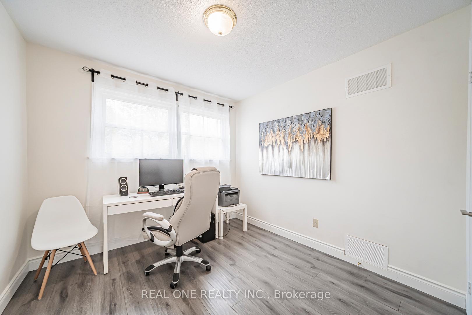 Photo 32 of 133 Risebrough Circuit, Markham, Milliken Mills West — HOMEH