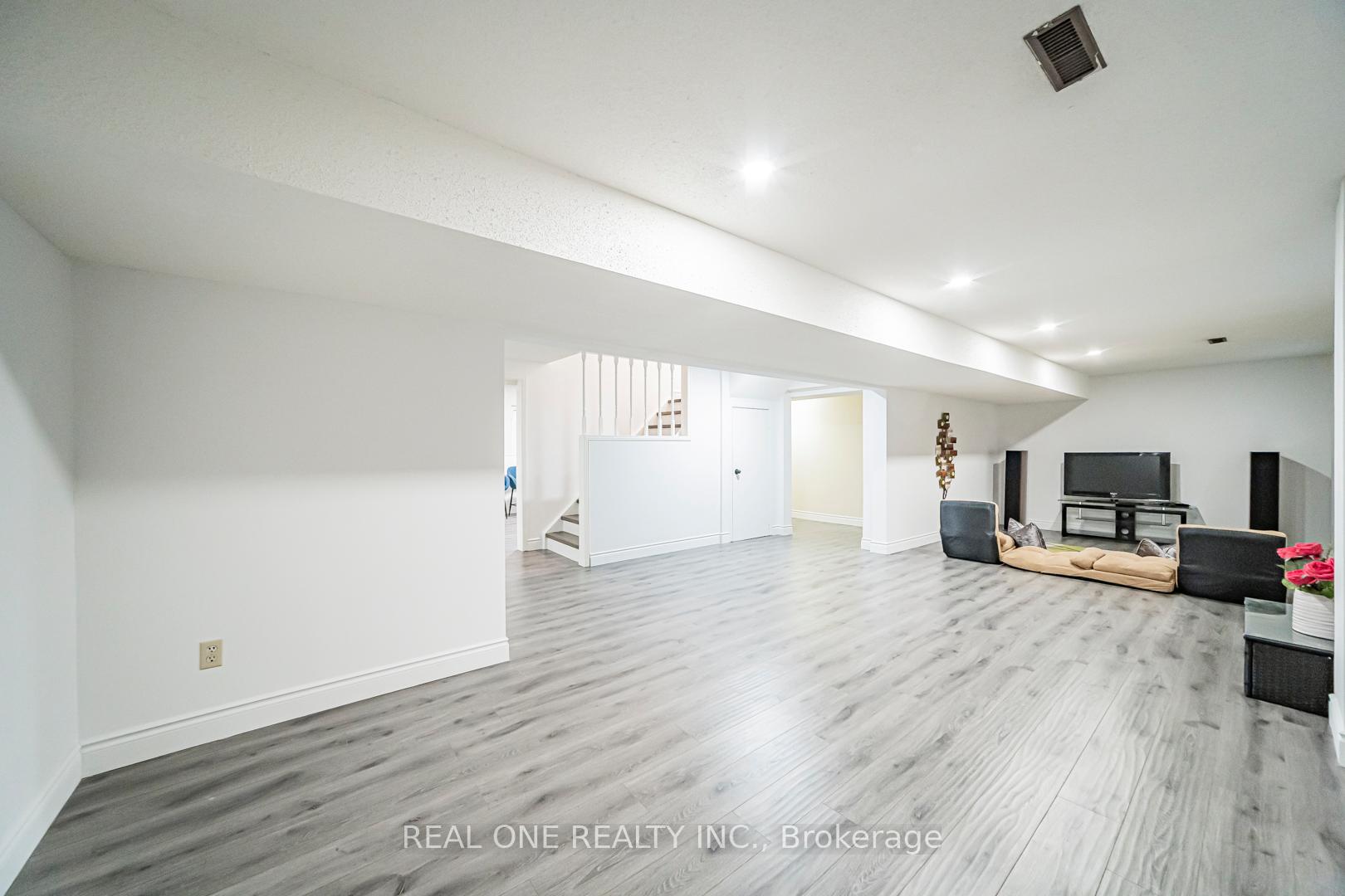 Photo 42 of 133 Risebrough Circuit, Markham, Milliken Mills West — HOMEH