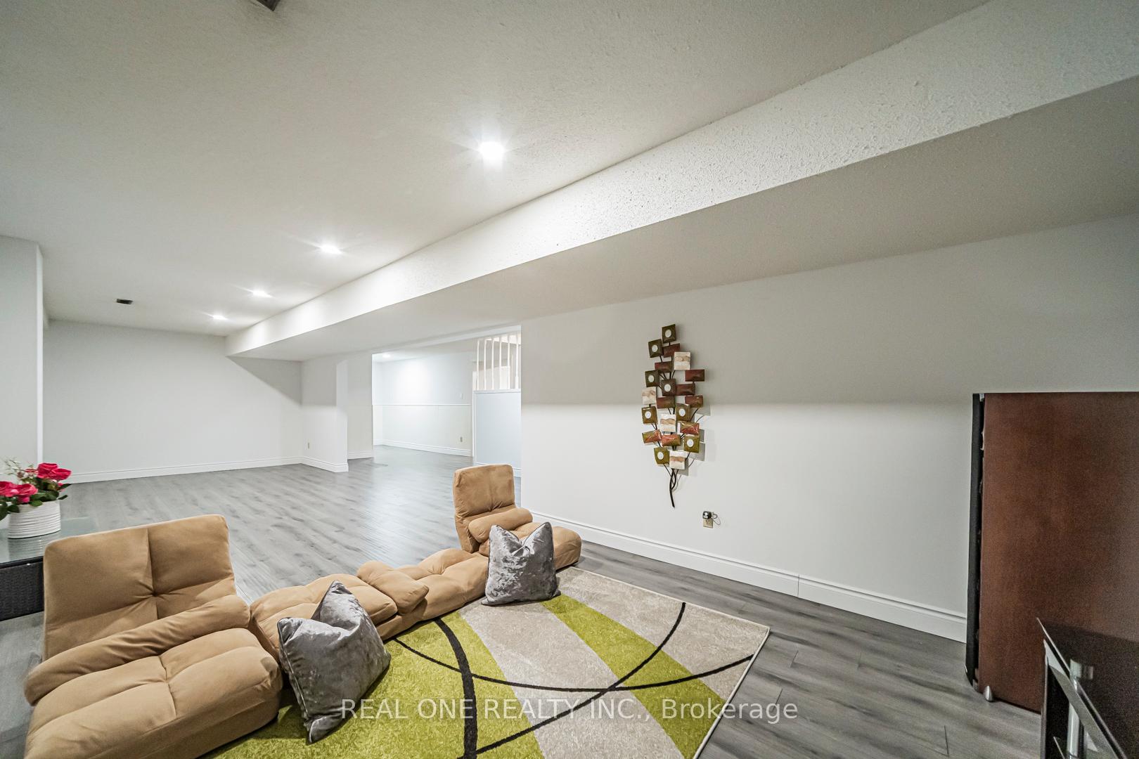 Photo 43 of 133 Risebrough Circuit, Markham, Milliken Mills West — HOMEH