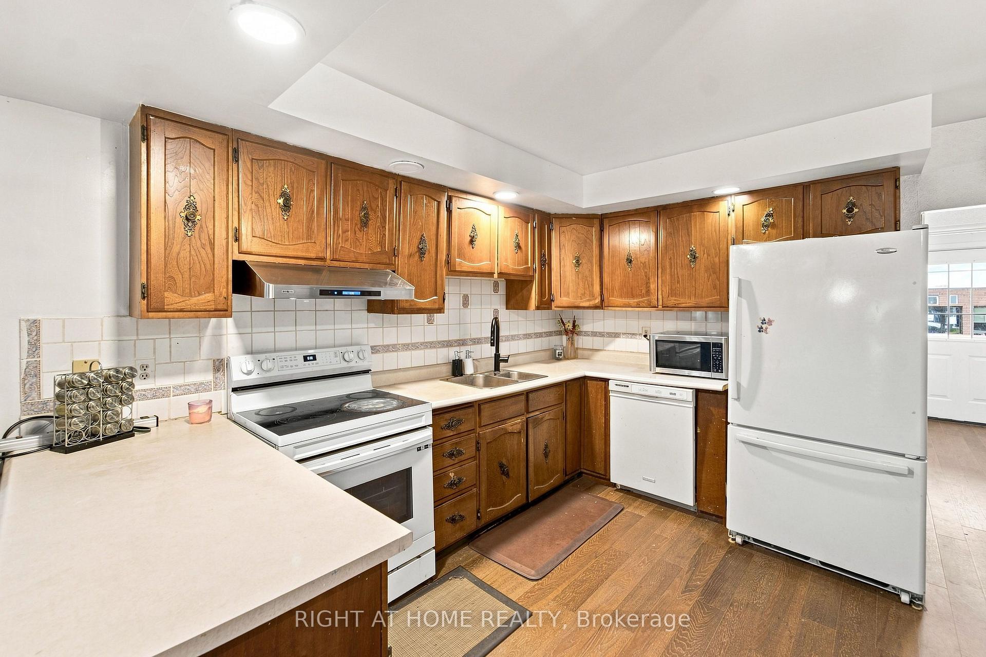 Photo 9 of 17 Laidlaw St Street S, Brock, Cannington — HOMEH