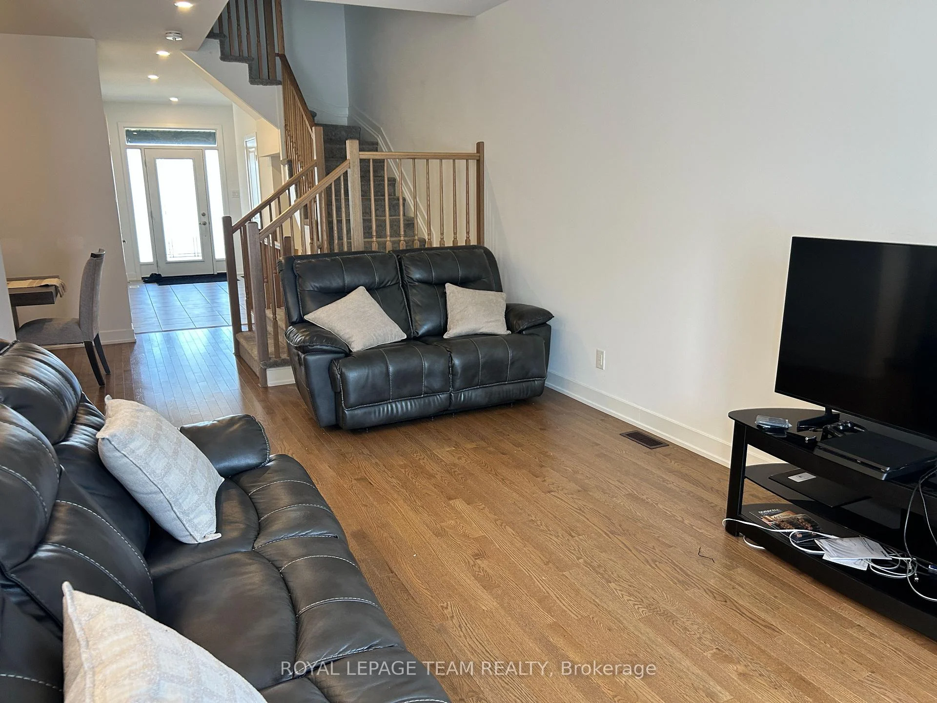 Photo 26 of 41 Moosonee Crescent, Ottawa, Riverside South/Gloucester Glen — HOMEH