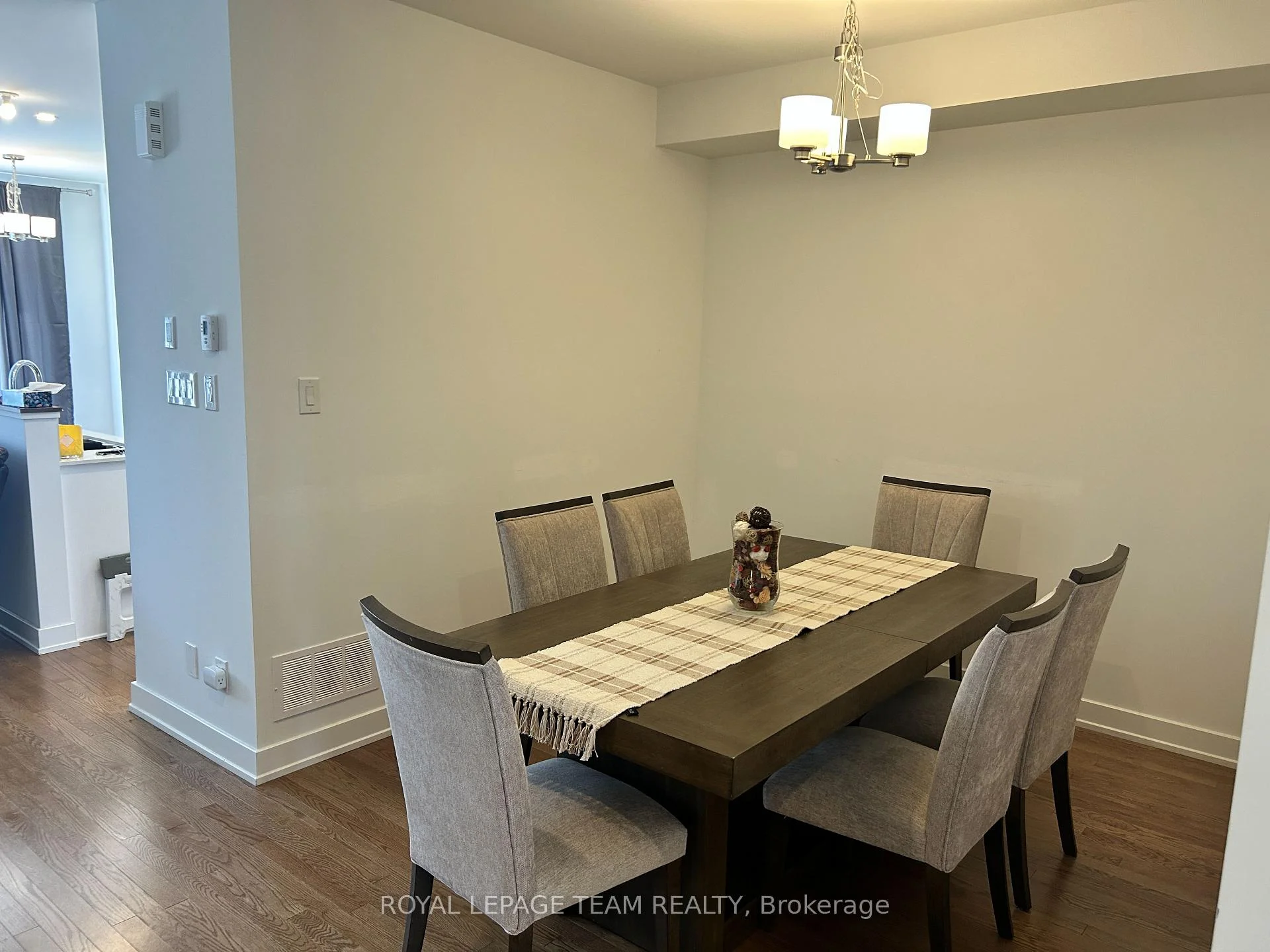 Photo 28 of 41 Moosonee Crescent, Ottawa, Riverside South/Gloucester Glen — HOMEH