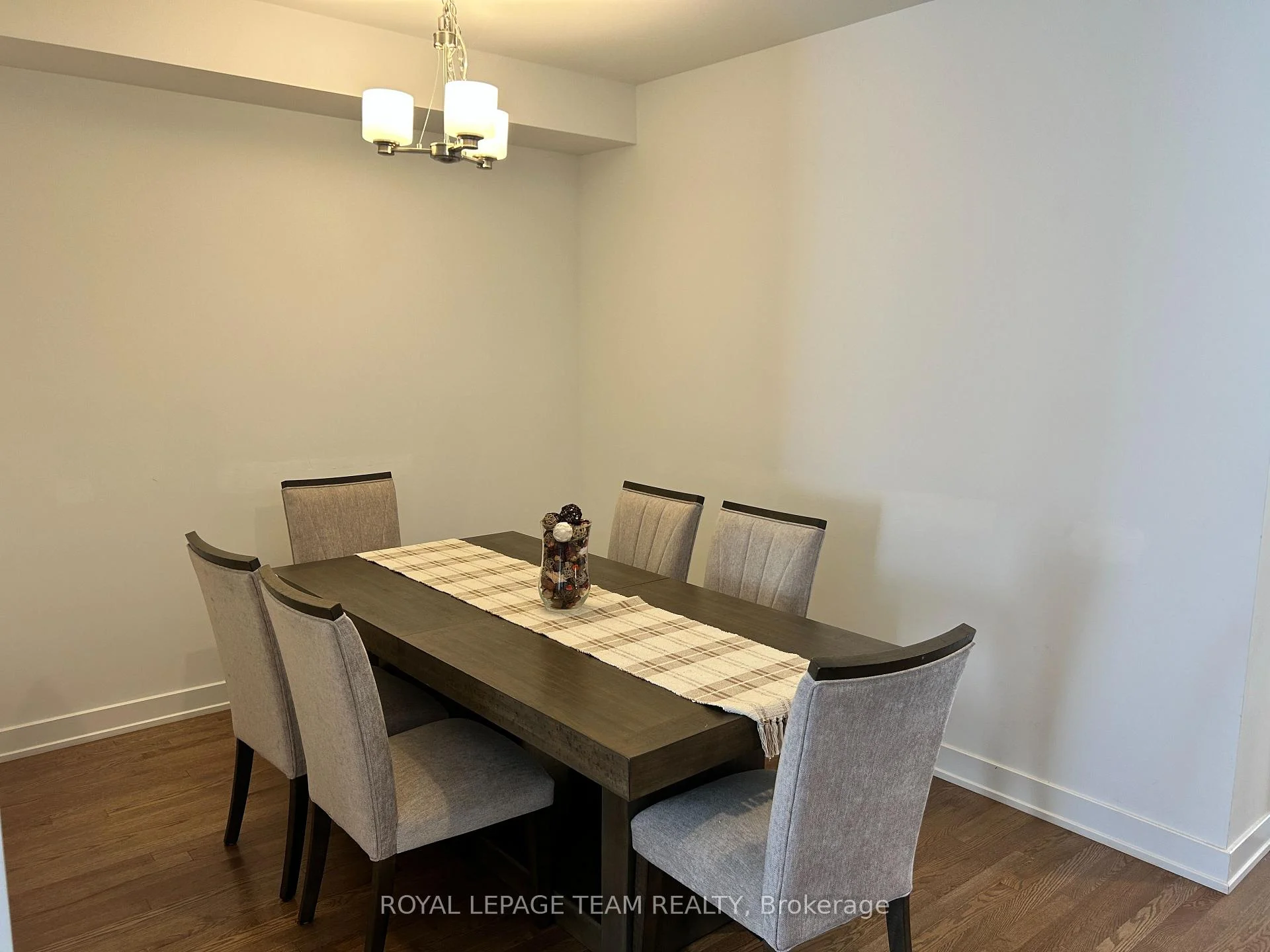 Photo 30 of 41 Moosonee Crescent, Ottawa, Riverside South/Gloucester Glen — HOMEH