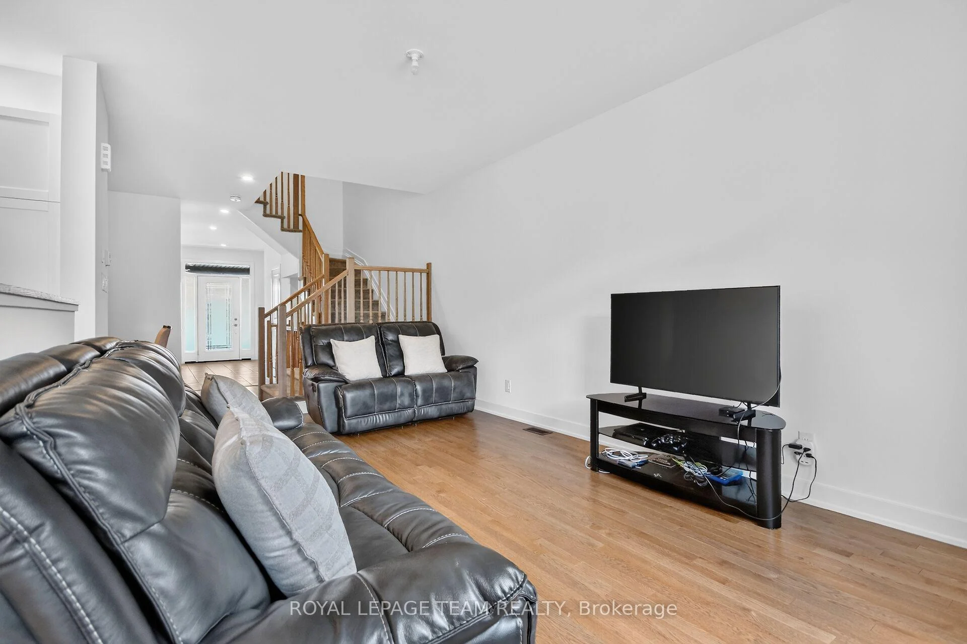 Photo 12 of 41 Moosonee Crescent, Ottawa, Riverside South/Gloucester Glen — HOMEH