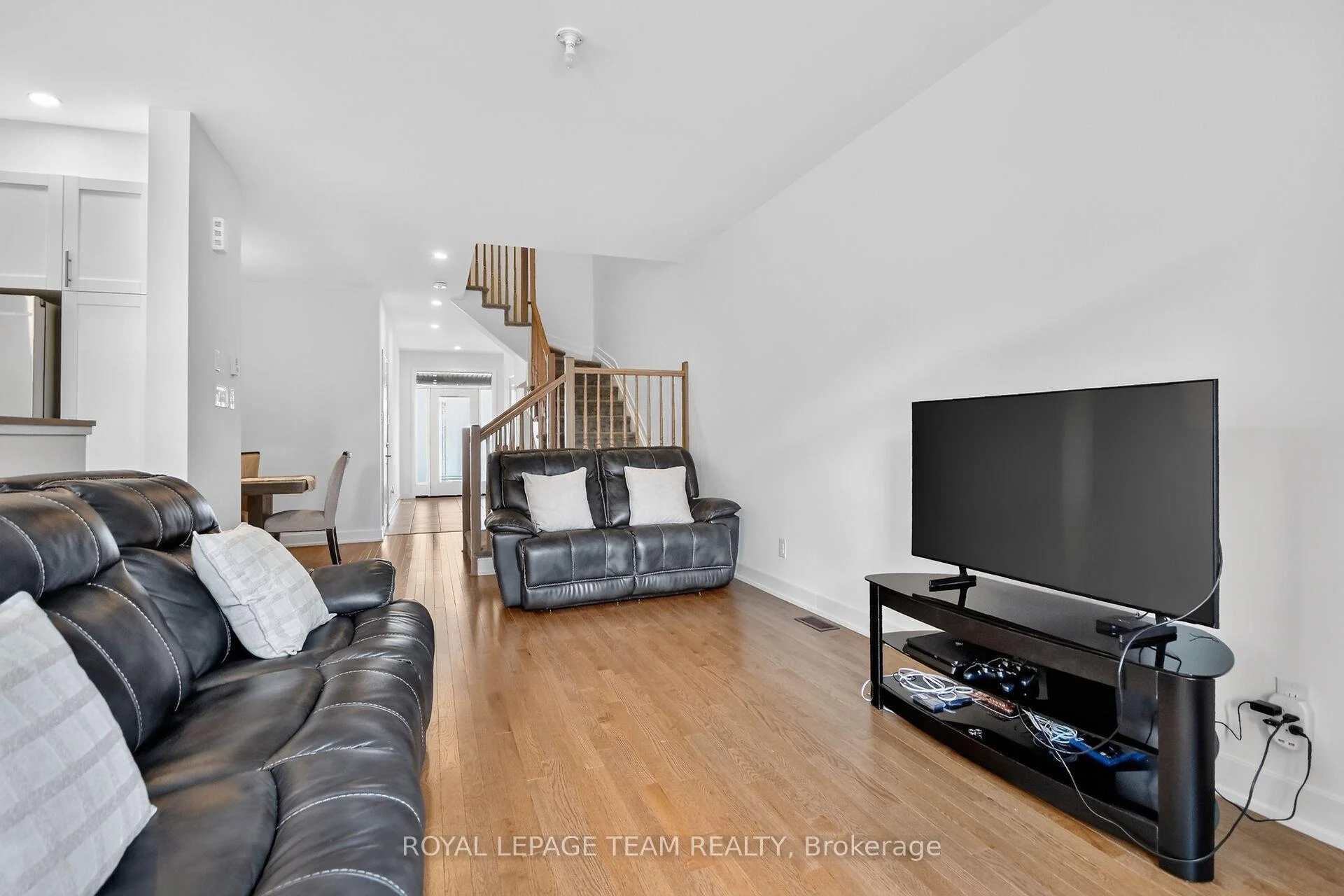 Photo 14 of 41 Moosonee Crescent, Ottawa, Riverside South/Gloucester Glen — HOMEH