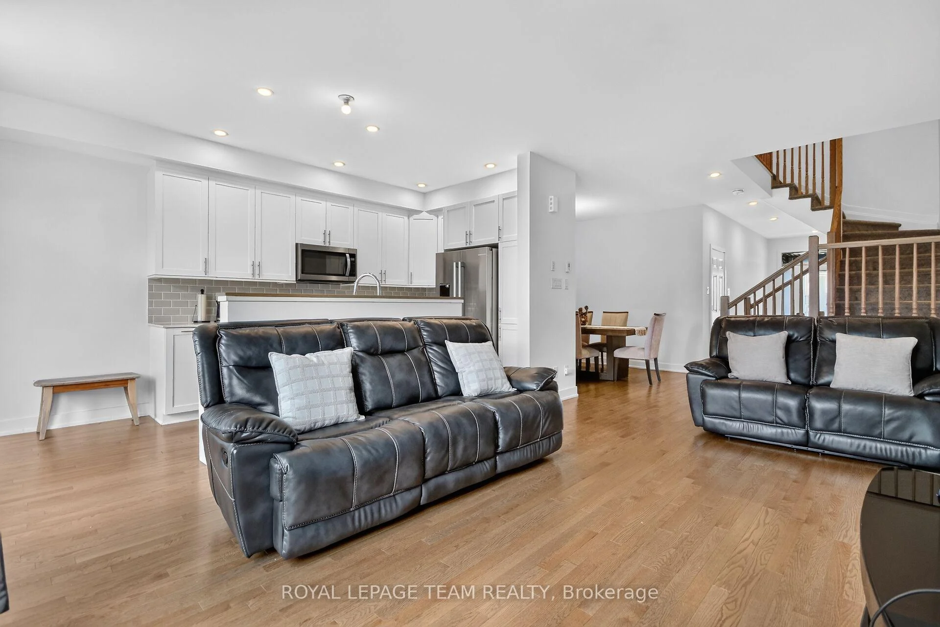 Photo 16 of 41 Moosonee Crescent, Ottawa, Riverside South/Gloucester Glen — HOMEH