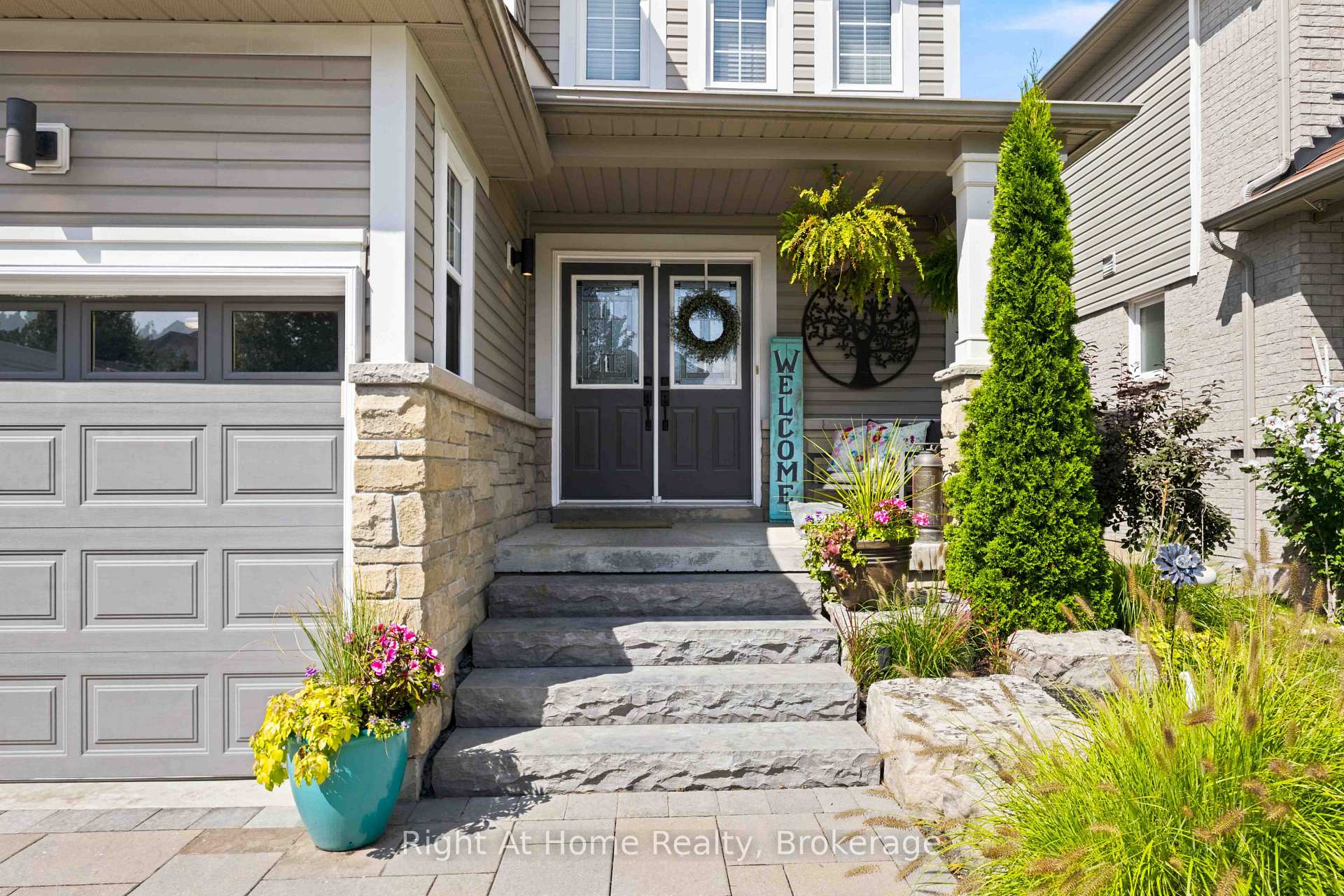 Photo 2 of 149 Dadson Drive, Clarington, Bowmanville — HOMEH
