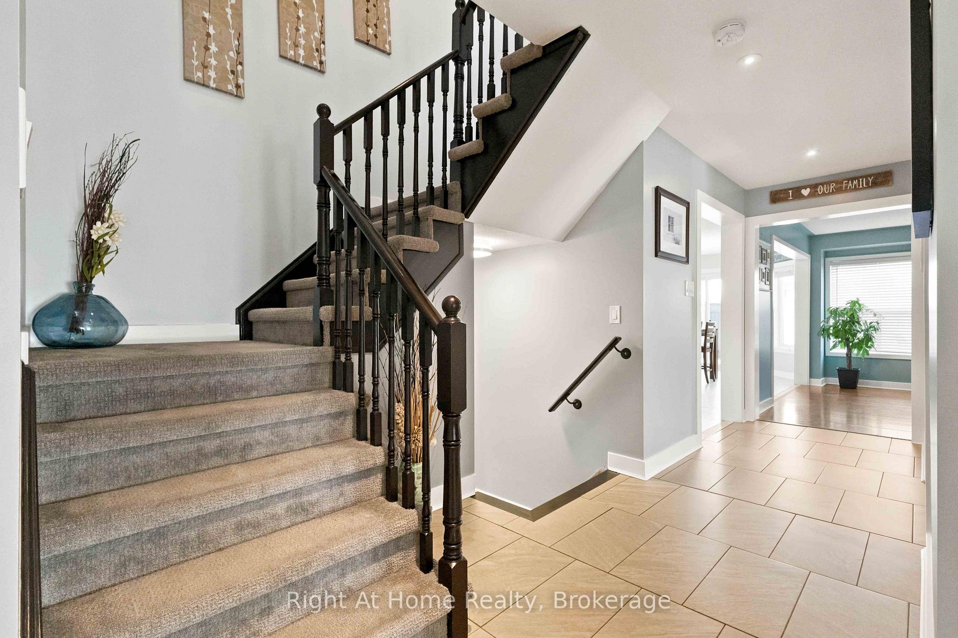 Photo 5 of 149 Dadson Drive, Clarington, Bowmanville — HOMEH