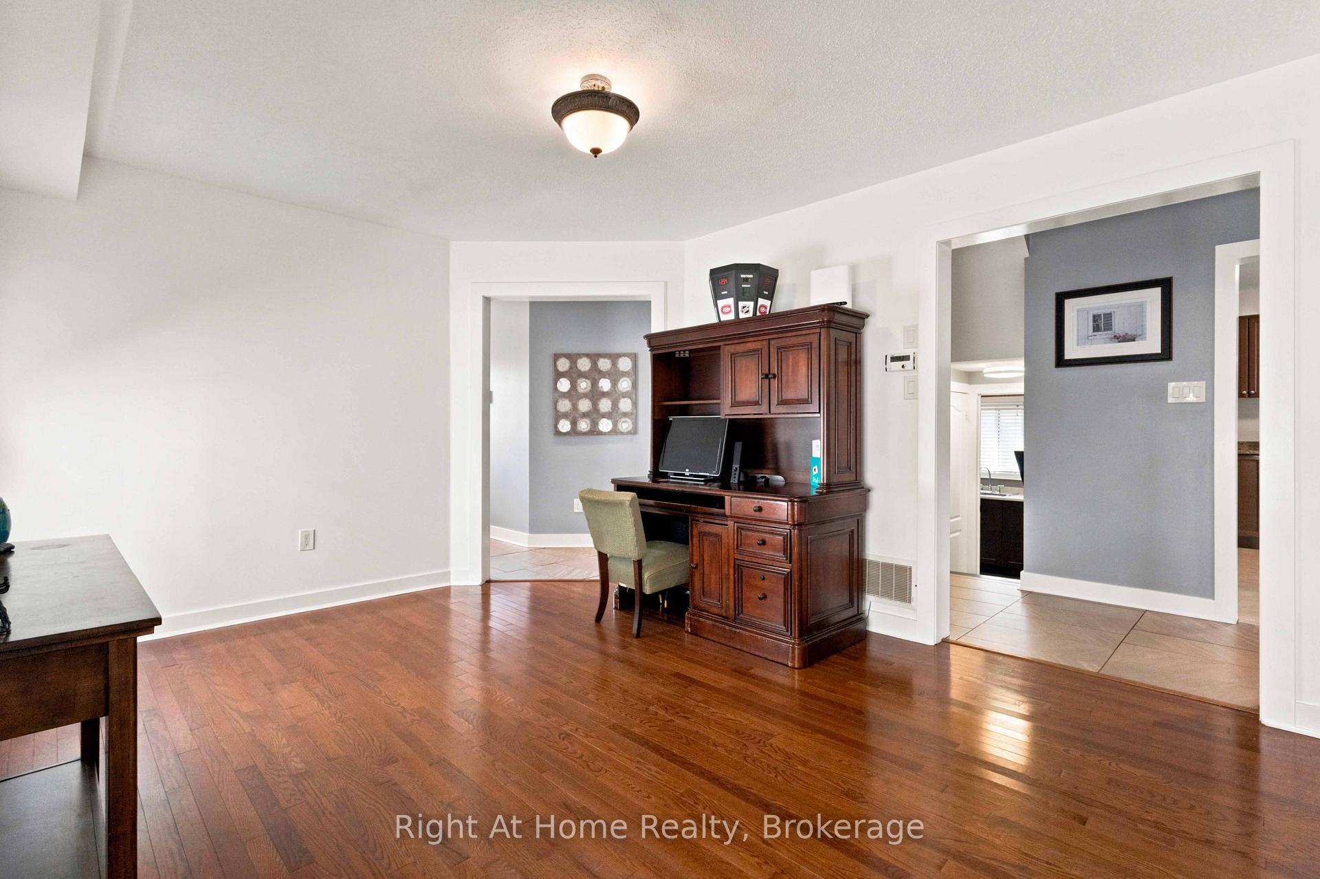 Photo 6 of 149 Dadson Drive, Clarington, Bowmanville — HOMEH