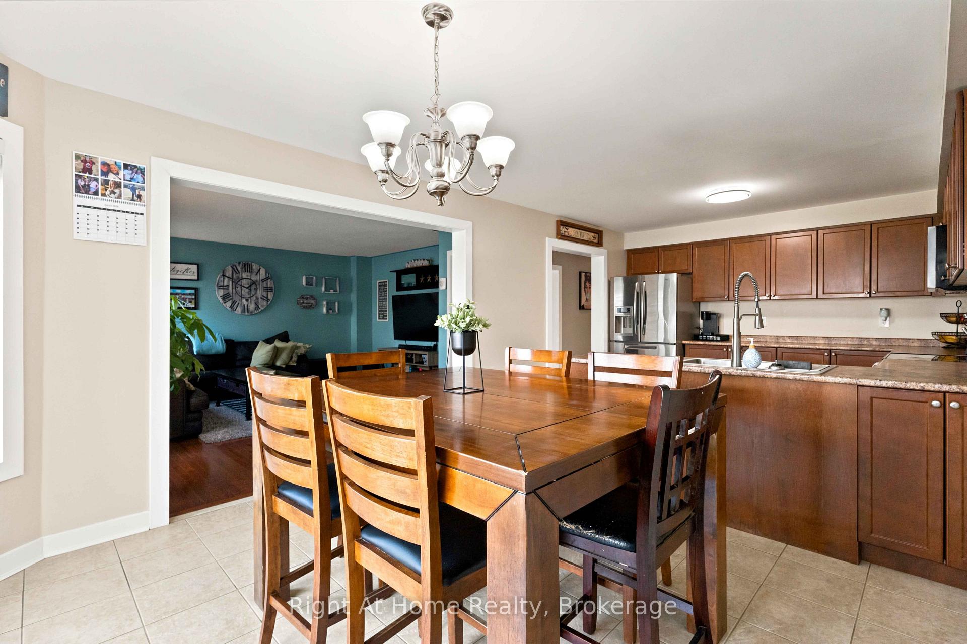 Photo 12 of 149 Dadson Drive, Clarington, Bowmanville — HOMEH