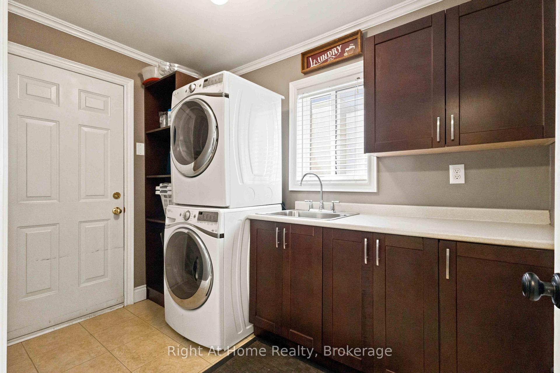 Photo 13 of 149 Dadson Drive, Clarington, Bowmanville — HOMEH