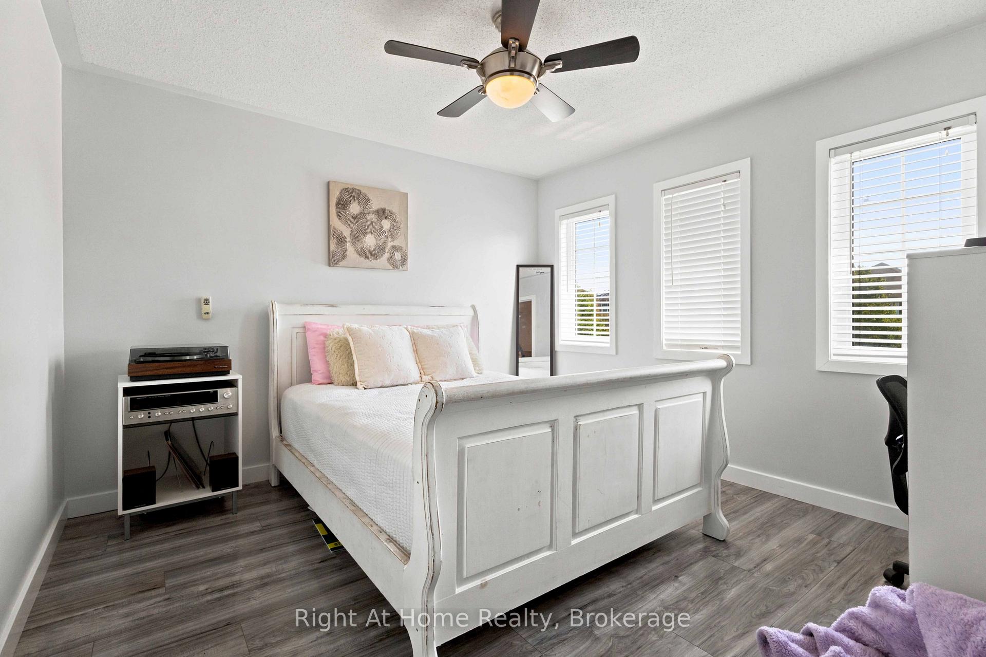 Photo 18 of 149 Dadson Drive, Clarington, Bowmanville — HOMEH