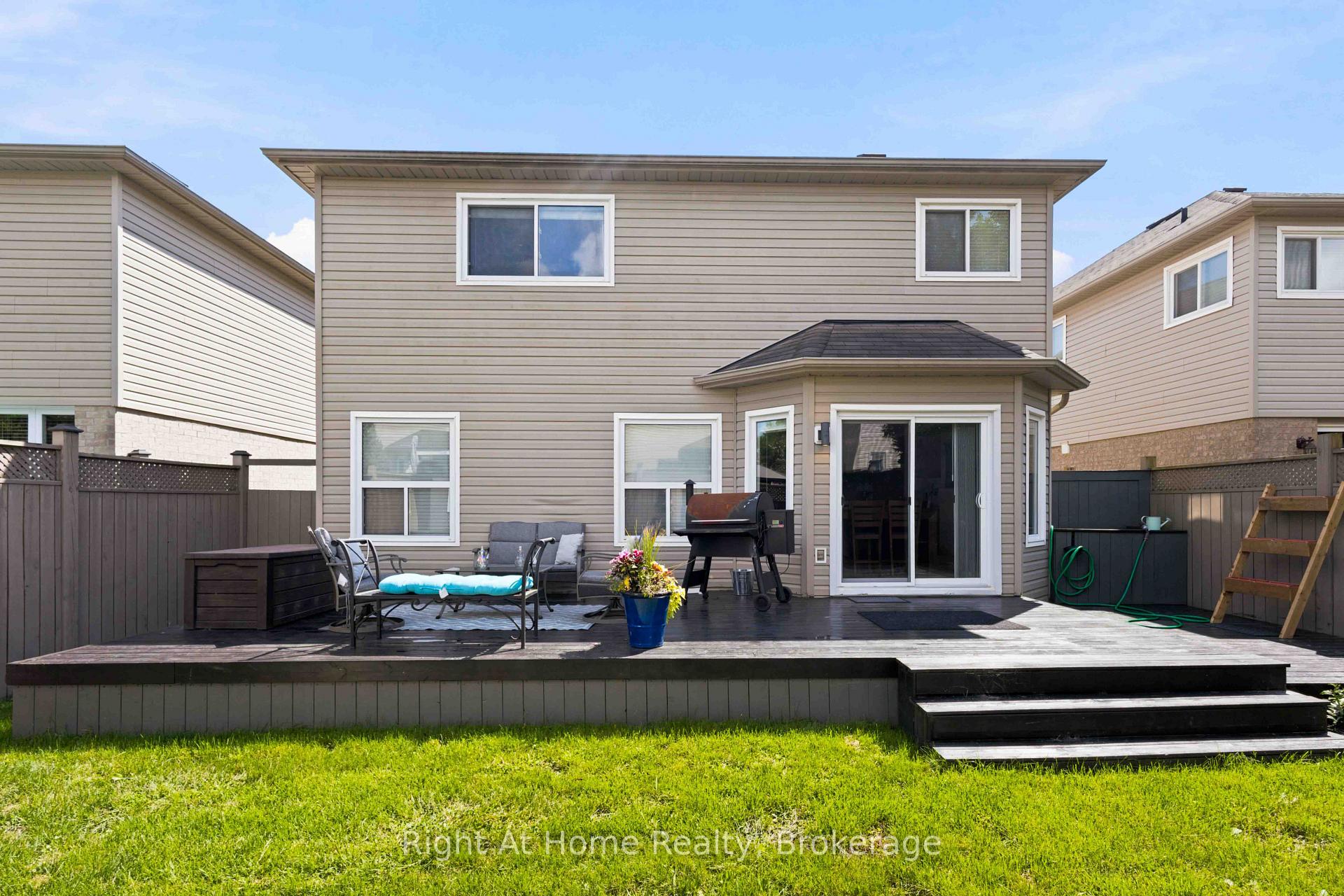 Photo 23 of 149 Dadson Drive, Clarington, Bowmanville — HOMEH