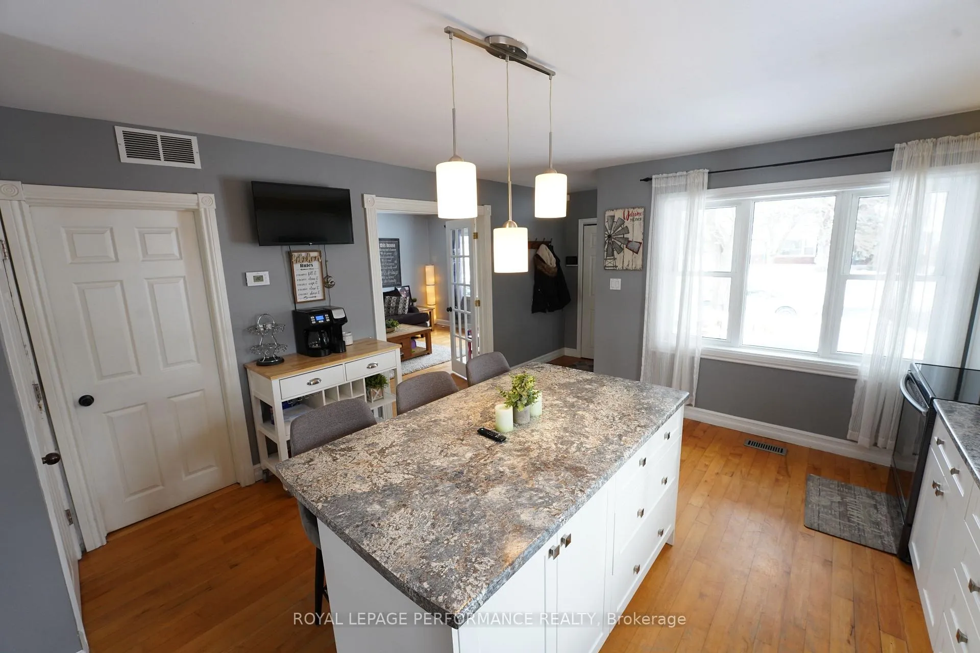 Photo 9 of 209 Anthony Street, Cornwall — HOMEH