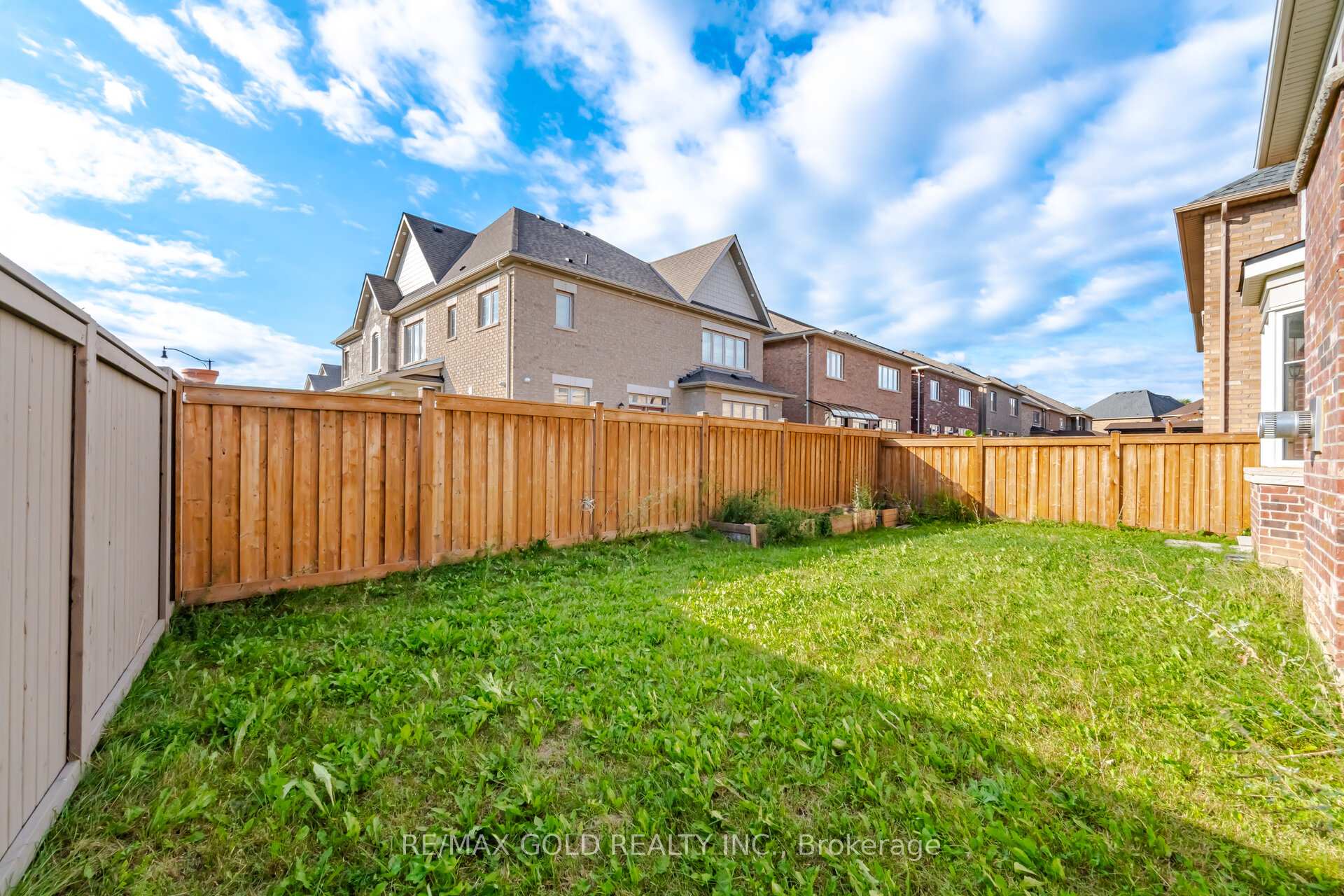 Photo 27 of 473 Veterans Drive, Brampton, Northwest Brampton — HOMEH