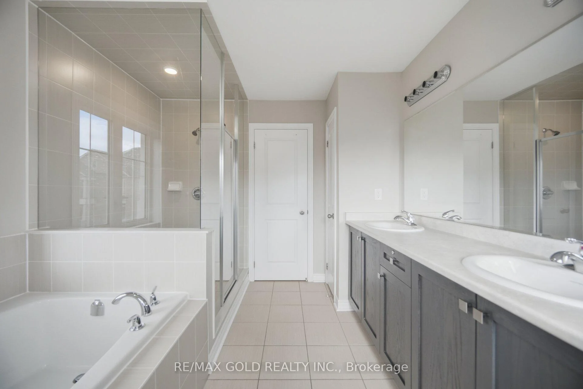 Photo 15 of 473 Veterans Drive, Brampton, Northwest Brampton — HOMEH