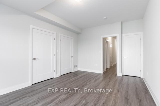 Photo 5 of 21 Bayberry Lane, Hamilton, Mount Hope — HOMEH
