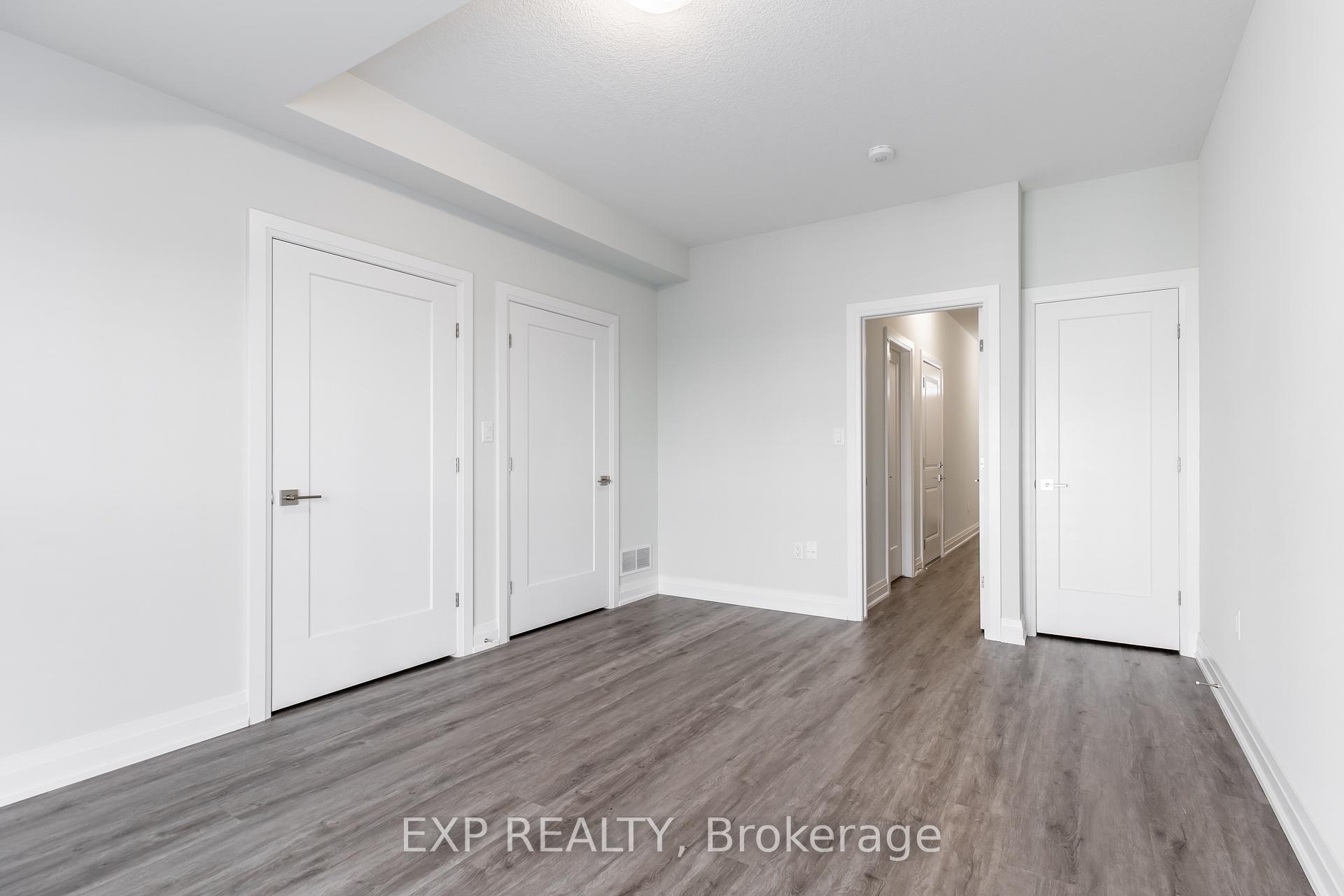 Photo 6 of 21 Bayberry Lane, Hamilton, Mount Hope — HOMEH