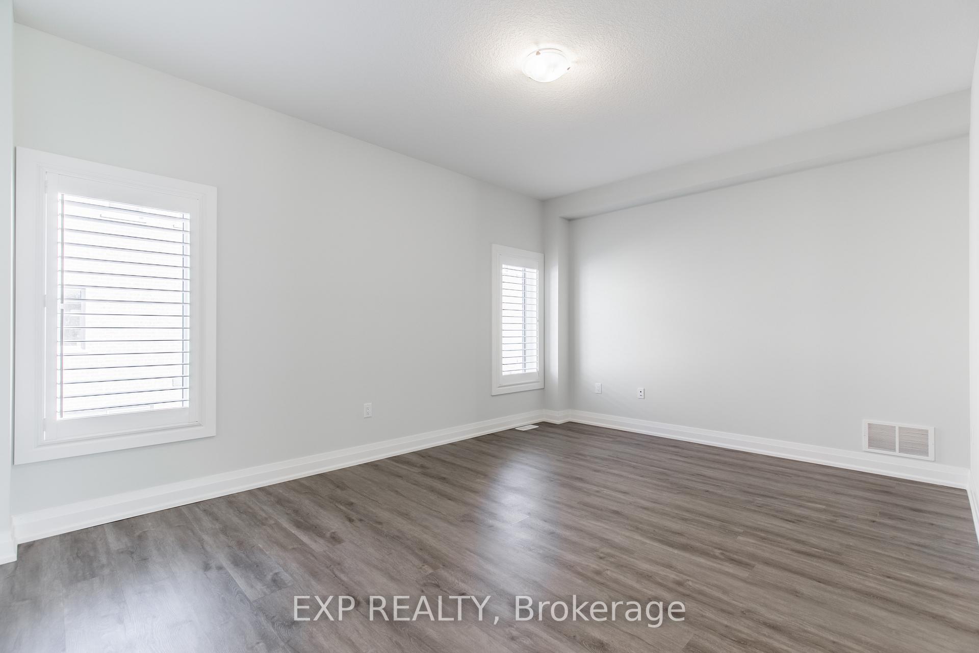 Photo 12 of 21 Bayberry Lane, Hamilton, Mount Hope — HOMEH