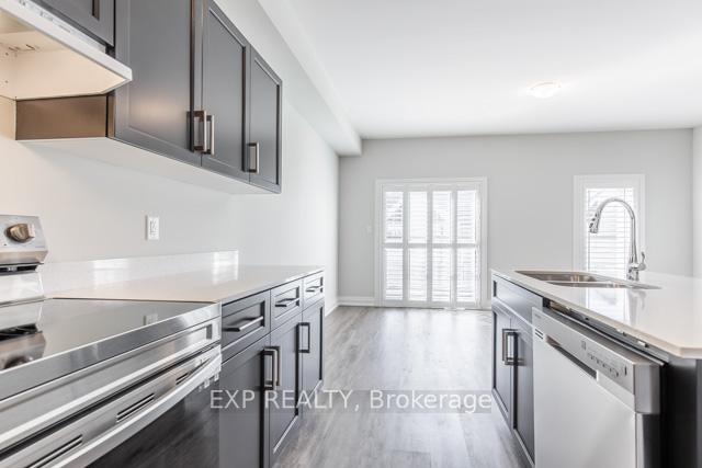 Photo 16 of 21 Bayberry Lane, Hamilton, Mount Hope — HOMEH