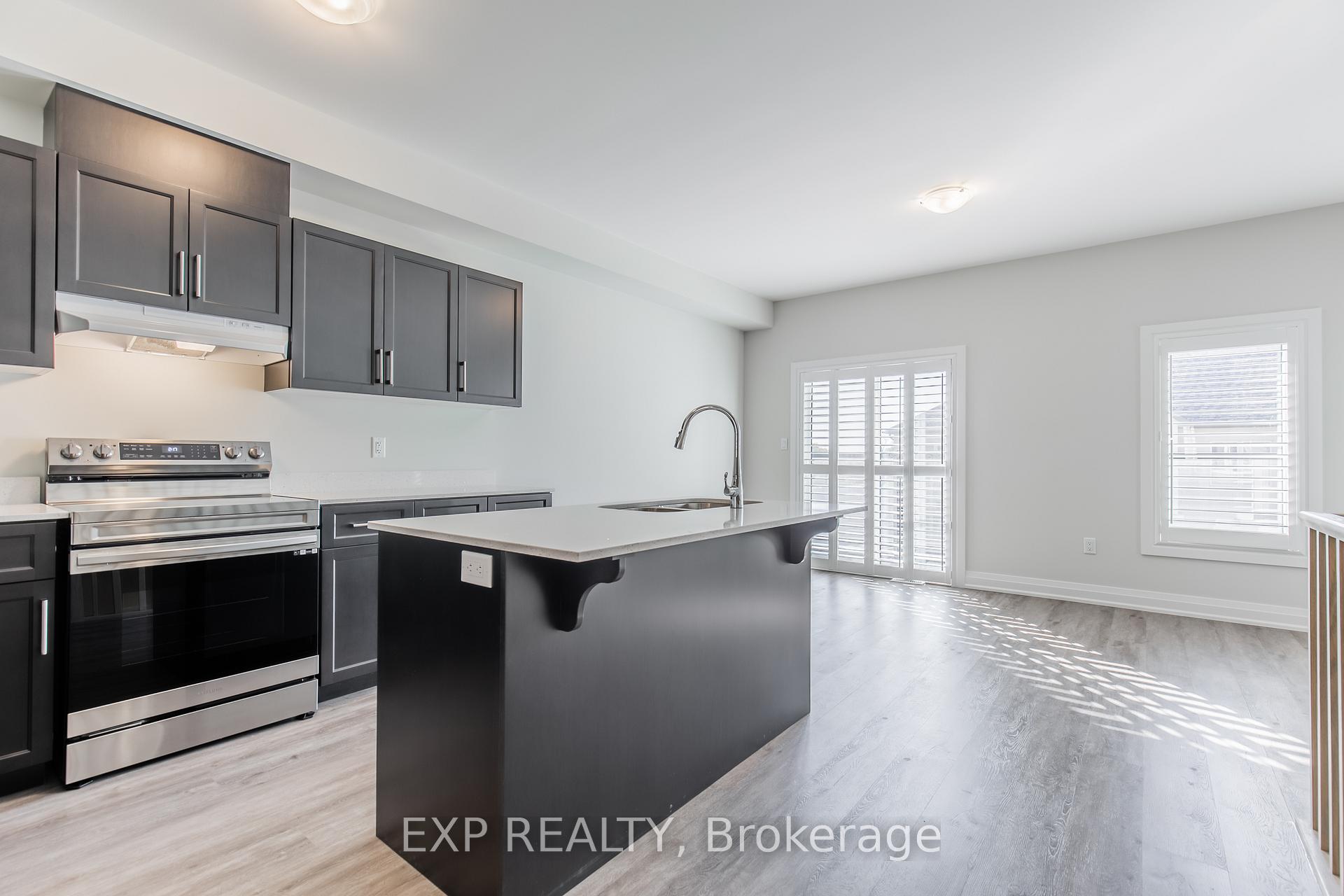 Photo 19 of 21 Bayberry Lane, Hamilton, Mount Hope — HOMEH