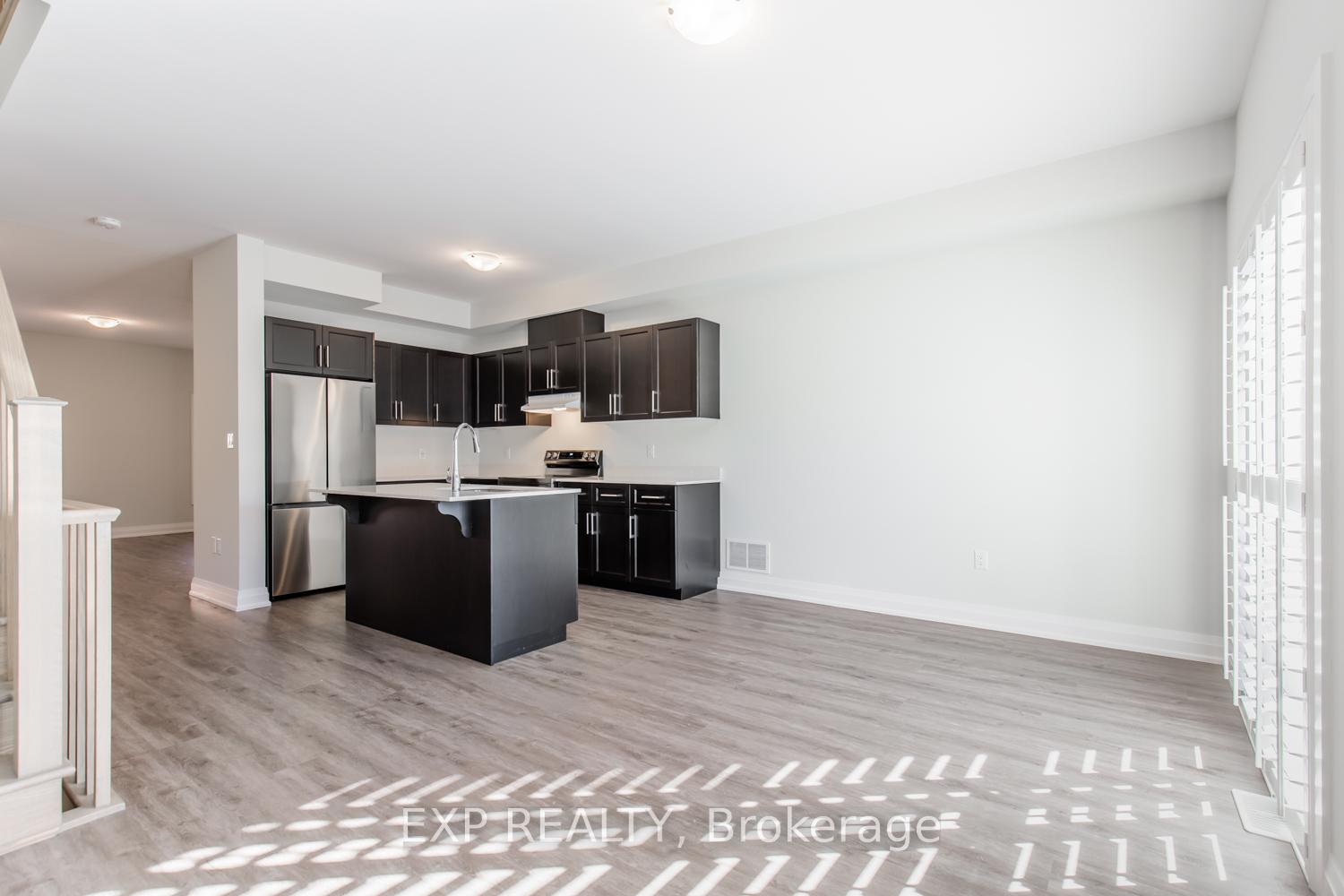 Photo 20 of 21 Bayberry Lane, Hamilton, Mount Hope — HOMEH