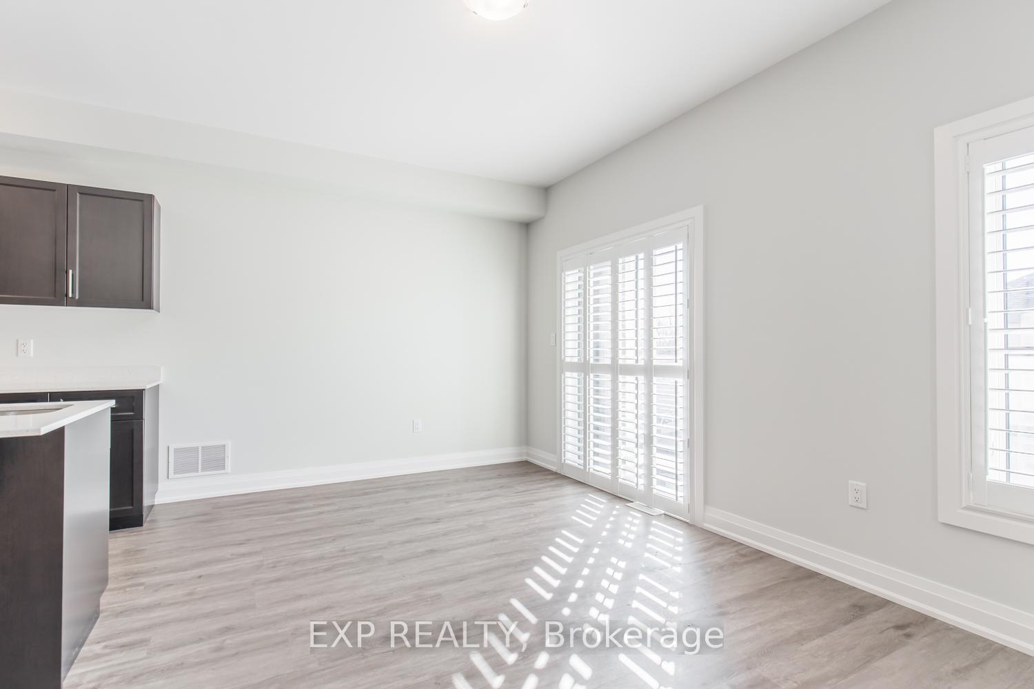 Photo 23 of 21 Bayberry Lane, Hamilton, Mount Hope — HOMEH