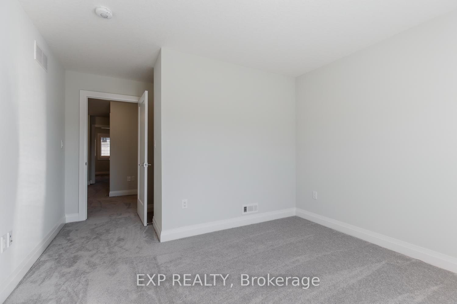 Photo 31 of 21 Bayberry Lane, Hamilton, Mount Hope — HOMEH